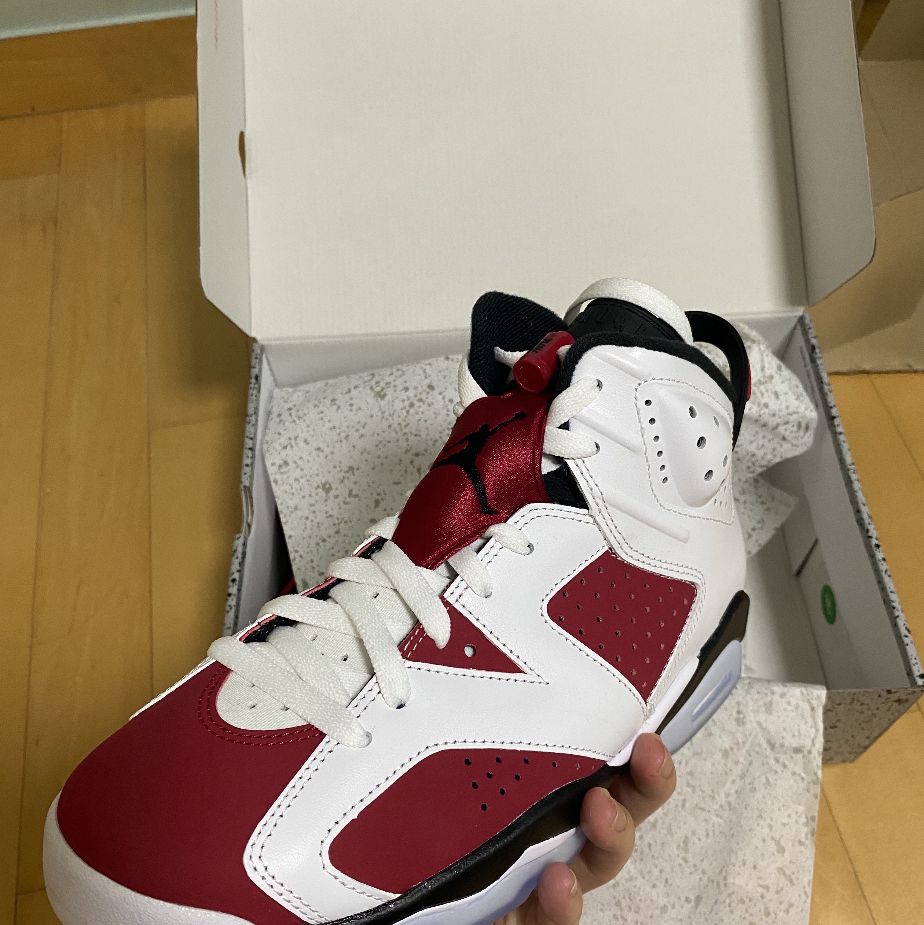 Jordan 6 Retro Carmine 2021 착용 스타일 - 1