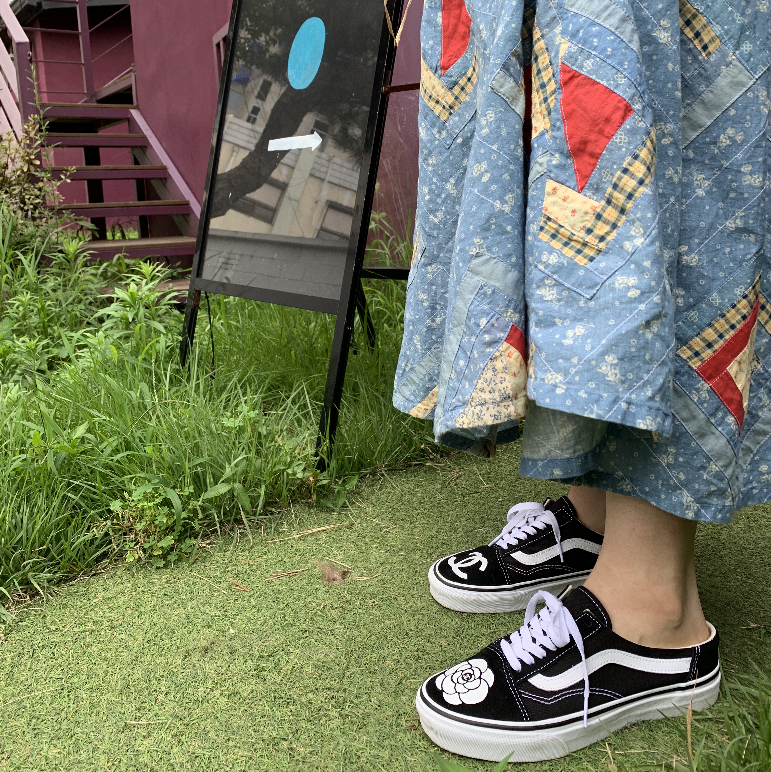 Vans Old Skool Mule Black 착용 스타일 - 2