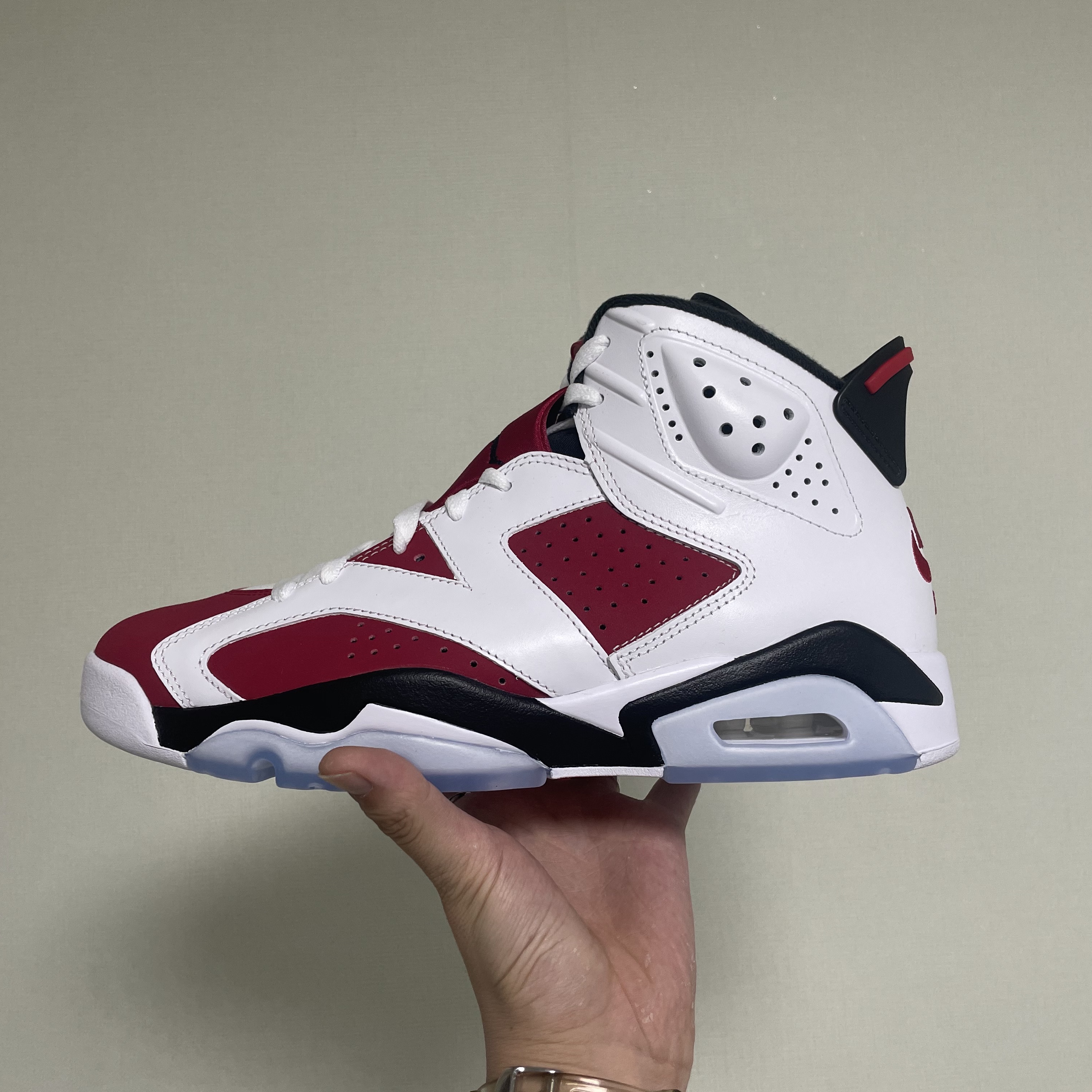 Jordan 6 Retro Carmine 2021 ์ฐฉ์ฉ ์คํ์ผ