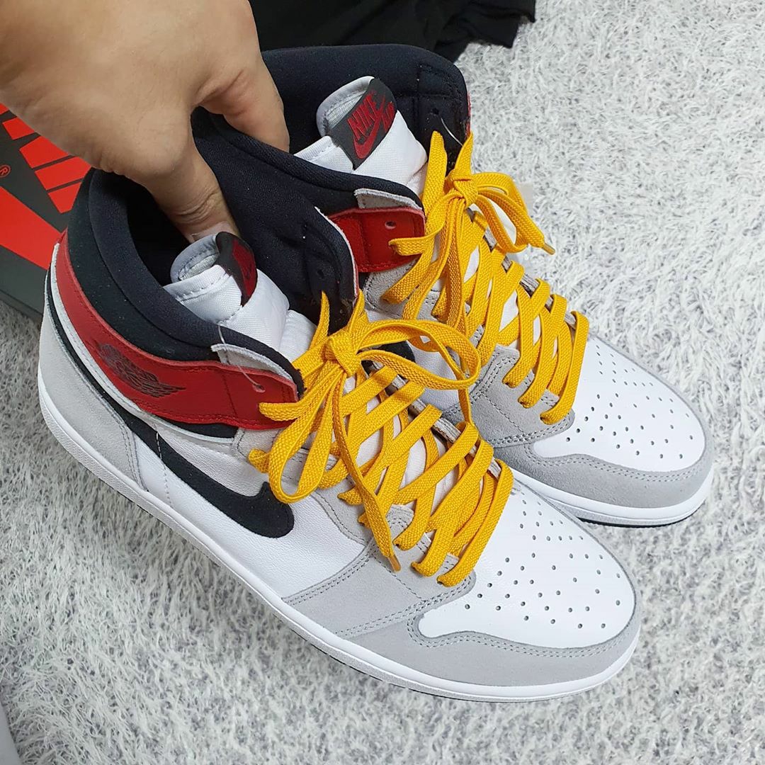 Jordan 1 Retro High OG Light Smoke Grey 착용 스타일 - 1