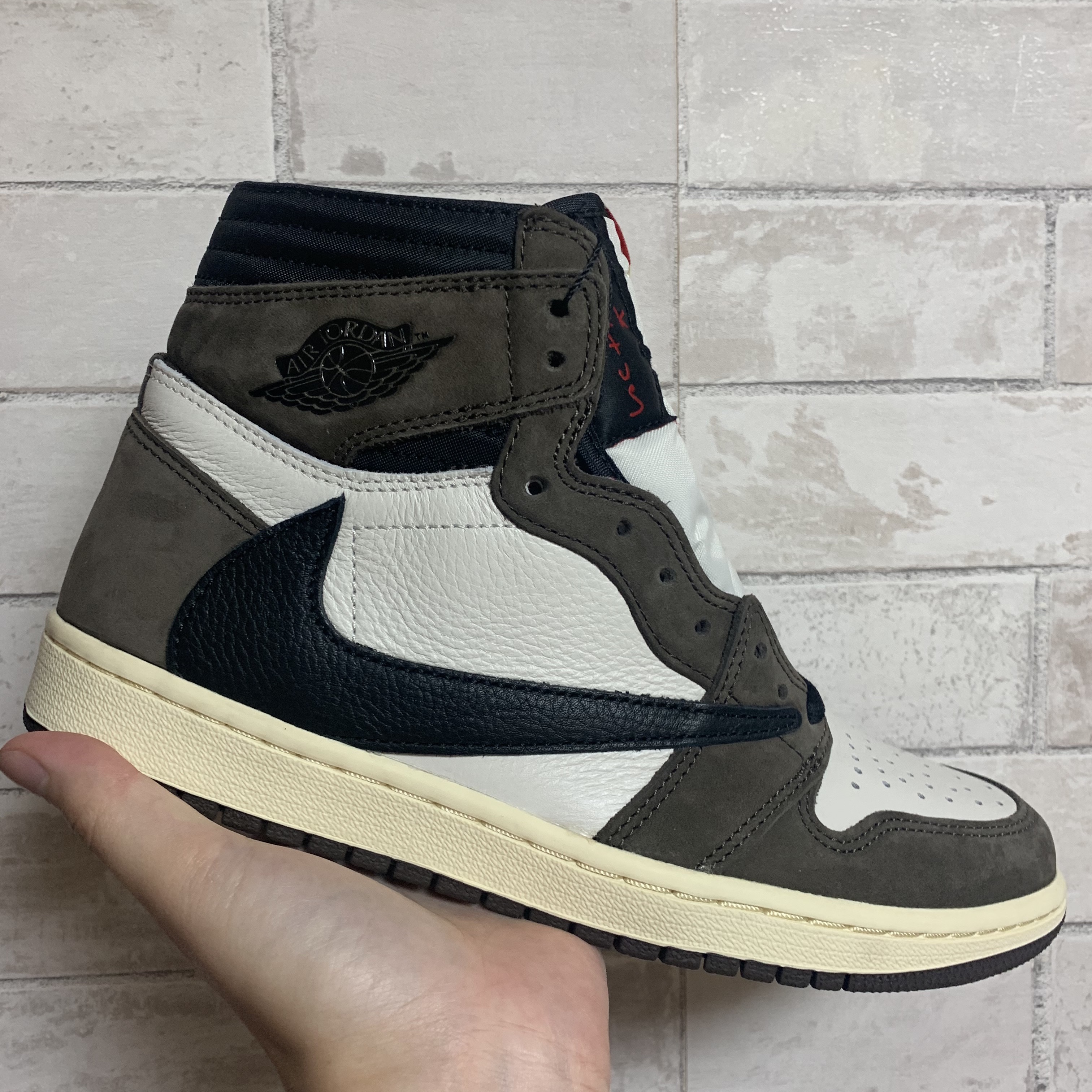 Jordan 1 x Travis Scott Retro High OG SP Mocha 착용 스타일