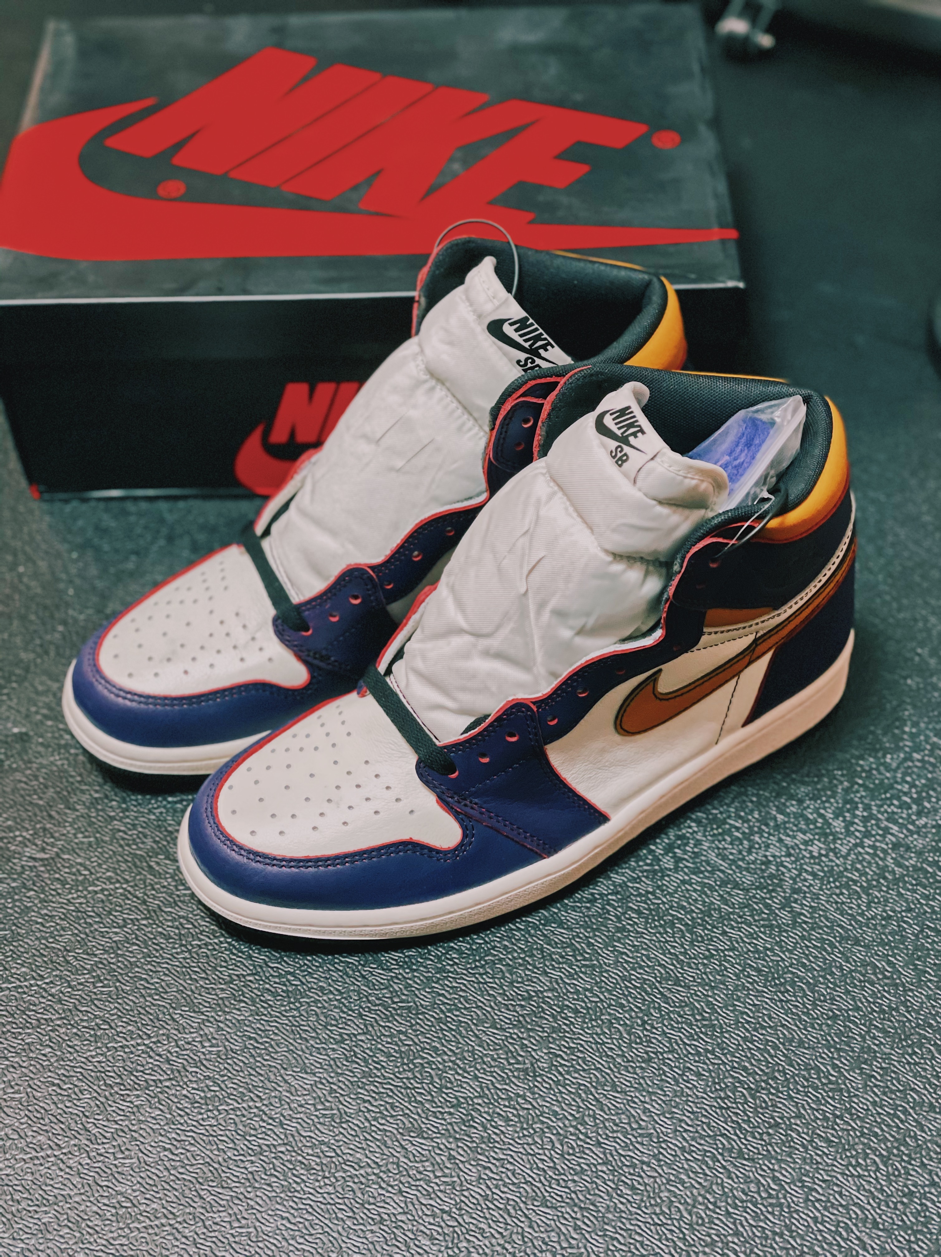 Jordan 1 Retro High OG Defiant SB LA to Chicago 착용 스타일