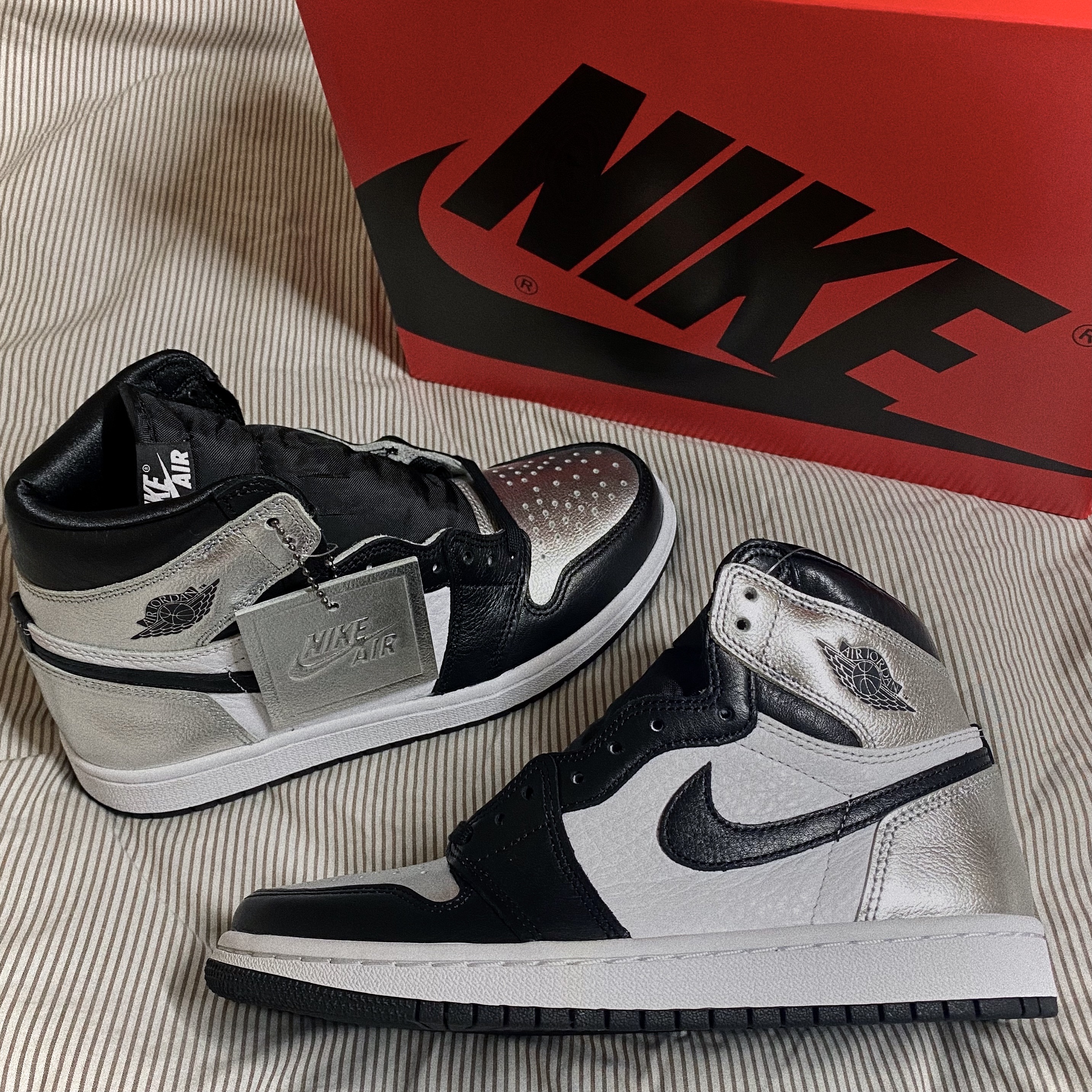 (W) Jordan 1 Retro High OG Silver Toe 착용 스타일