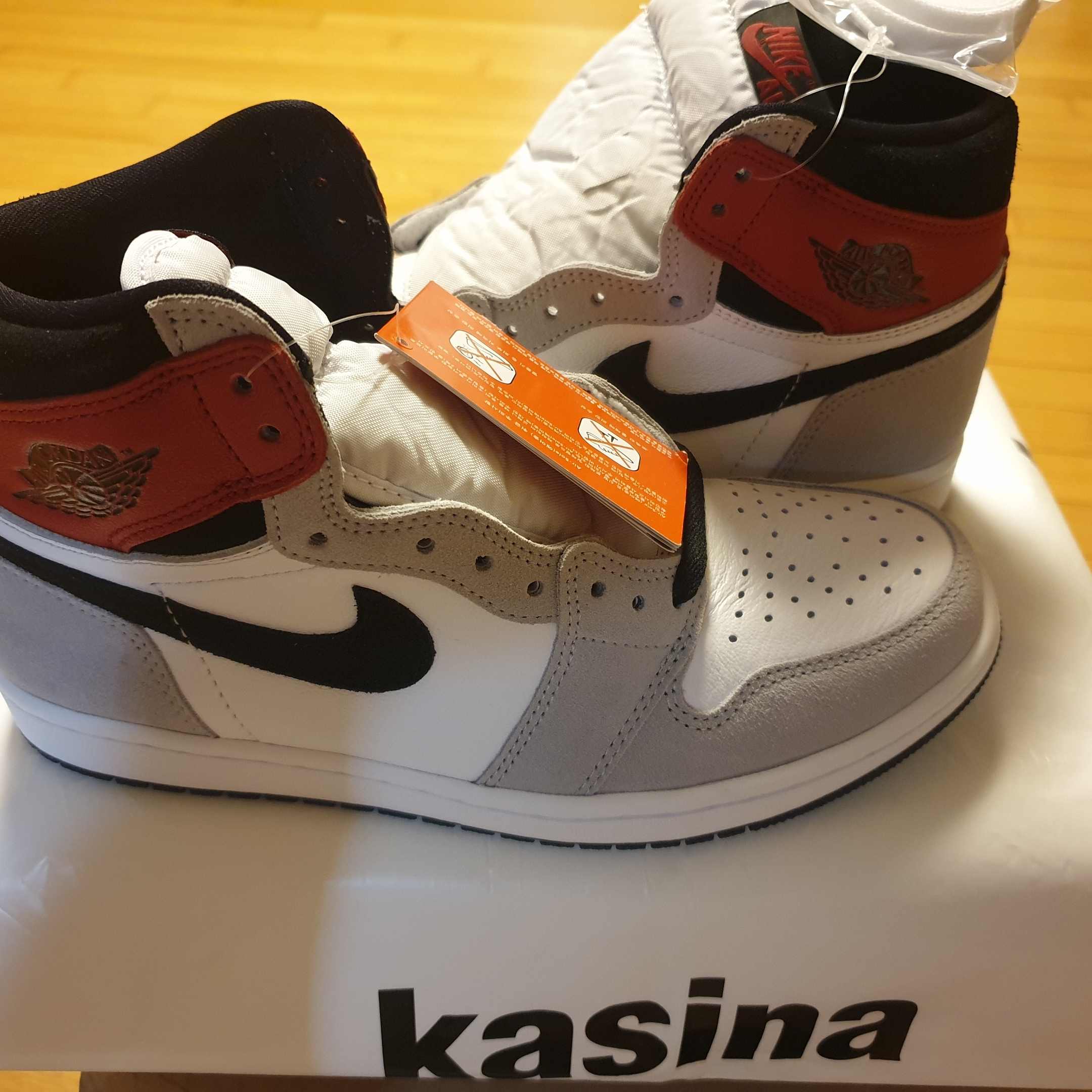 Jordan 1 Retro High OG Light Smoke Grey 착용 스타일 - 1