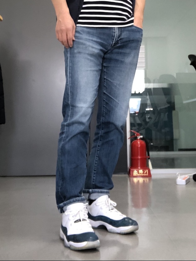 Jordan 11 Retro Low Navy Snakeskin 2019 착용 스타일 - 2