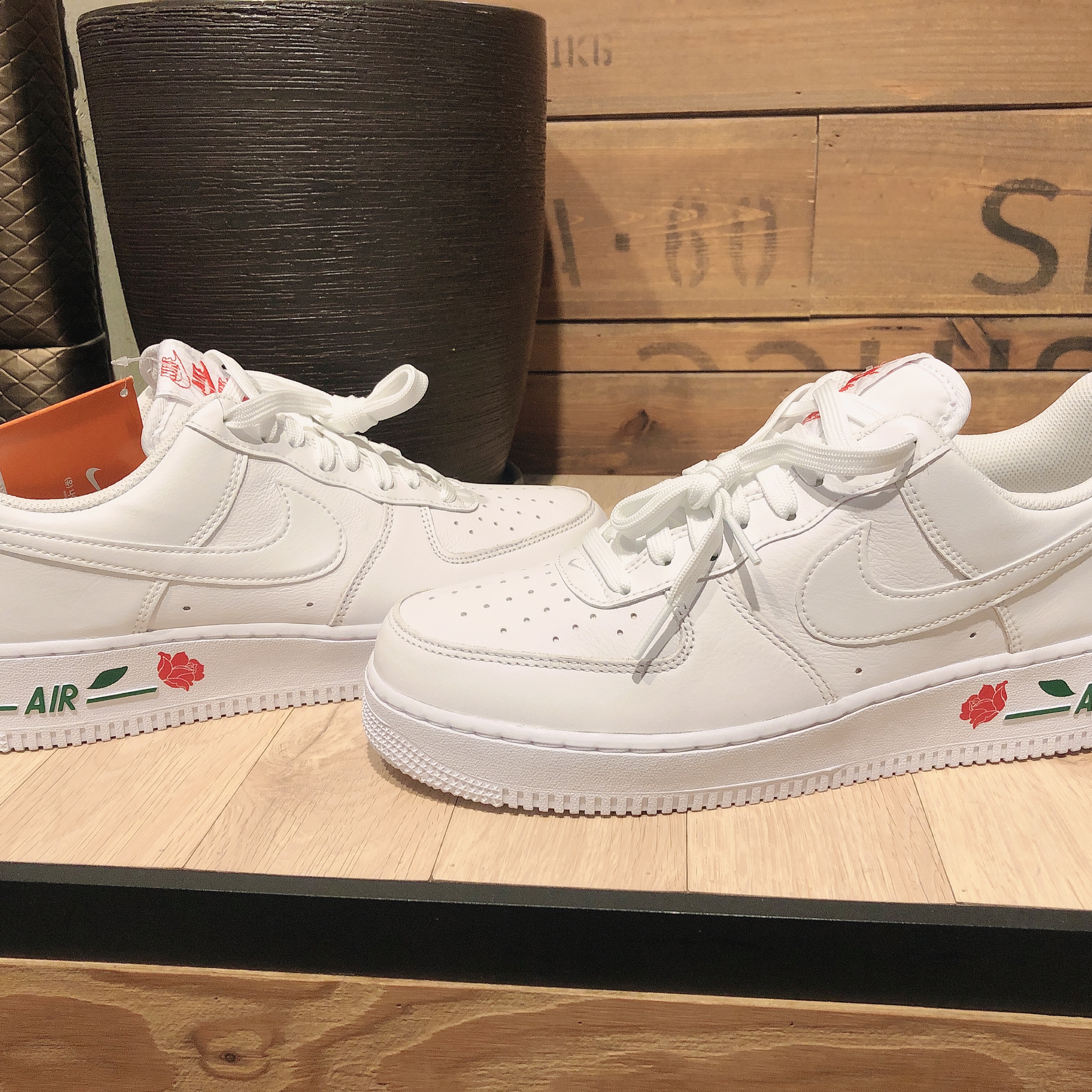 Nike Air Force 1 '07 LX White Bag 착용 스타일 - 1