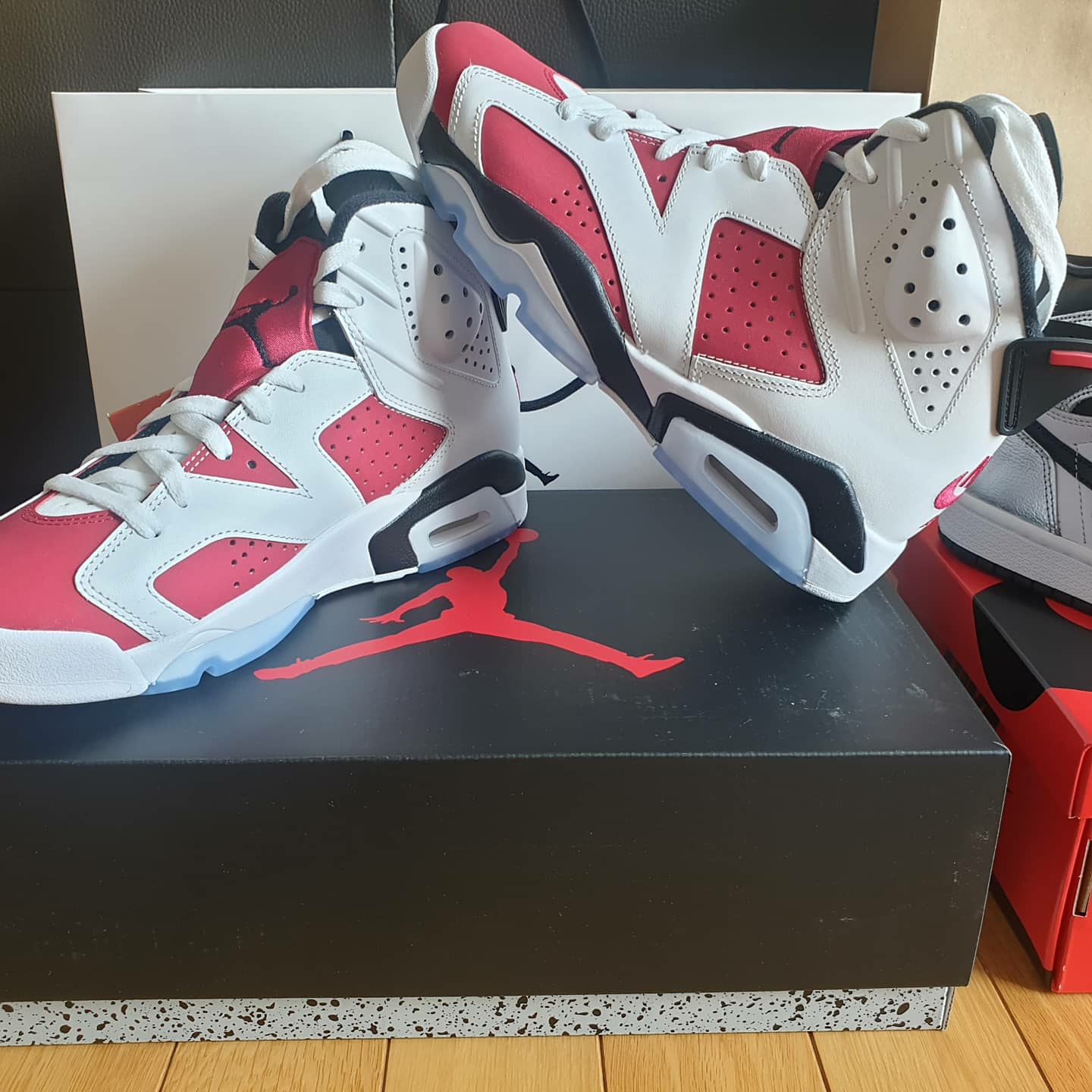 Jordan 6 Retro Carmine 2021 착용 스타일 - 3
