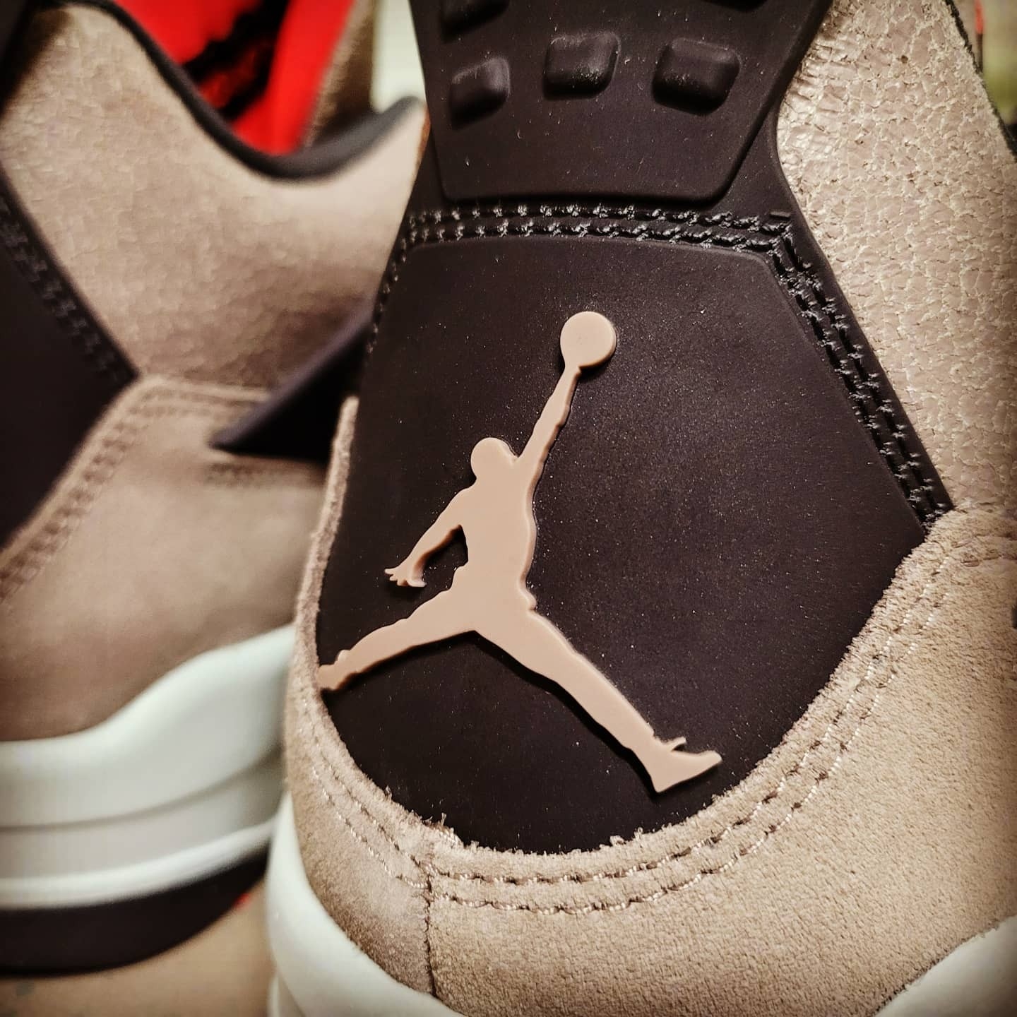 Jordan 4 Retro Taupe Haze 착용 스타일 - 2