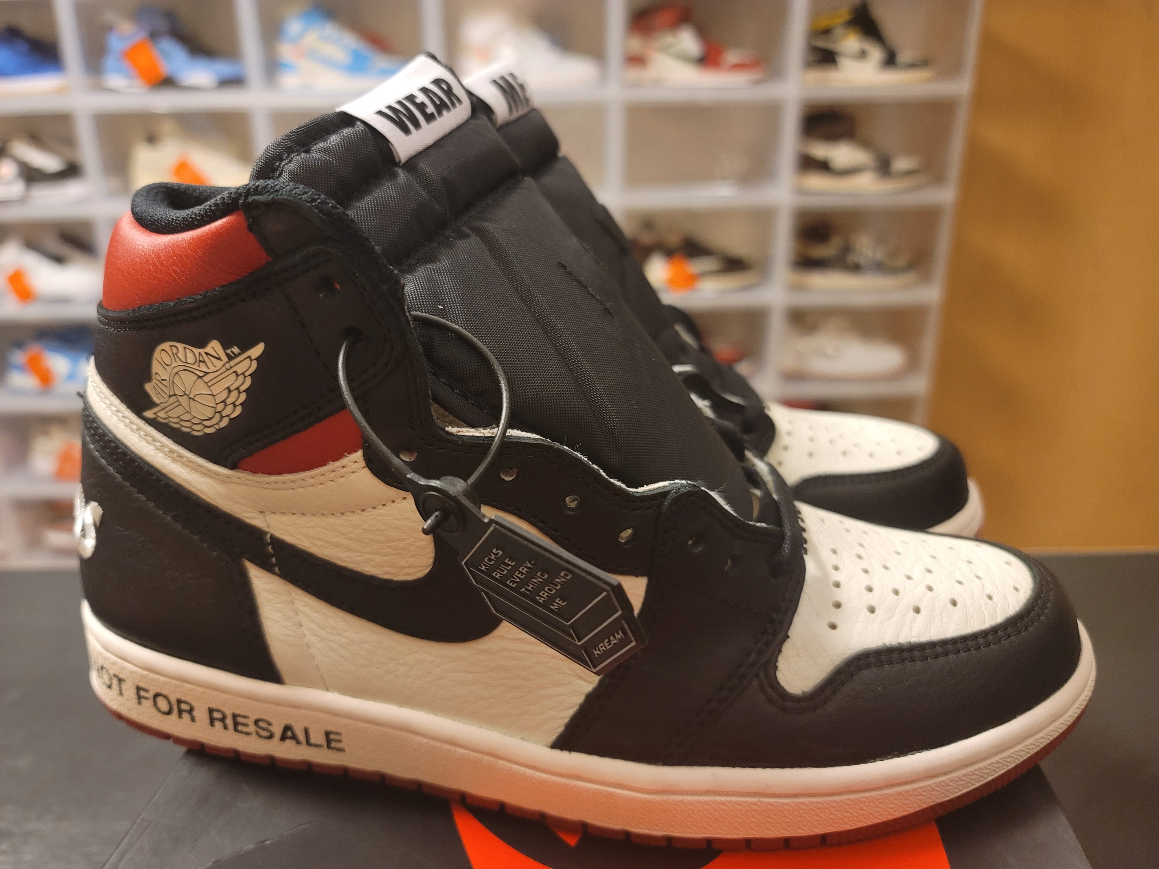 Jordan 1 Retro High Not for Resale Varsity Red 착용 스타일 - 2