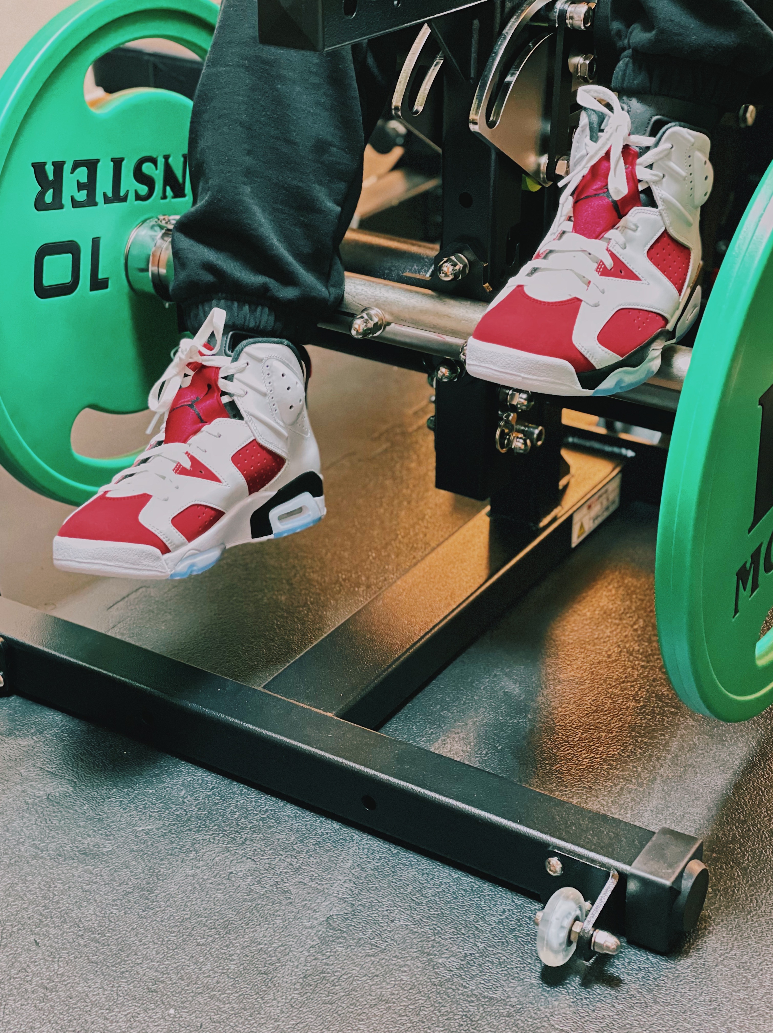 Jordan 6 Retro Carmine 2021 착용 스타일