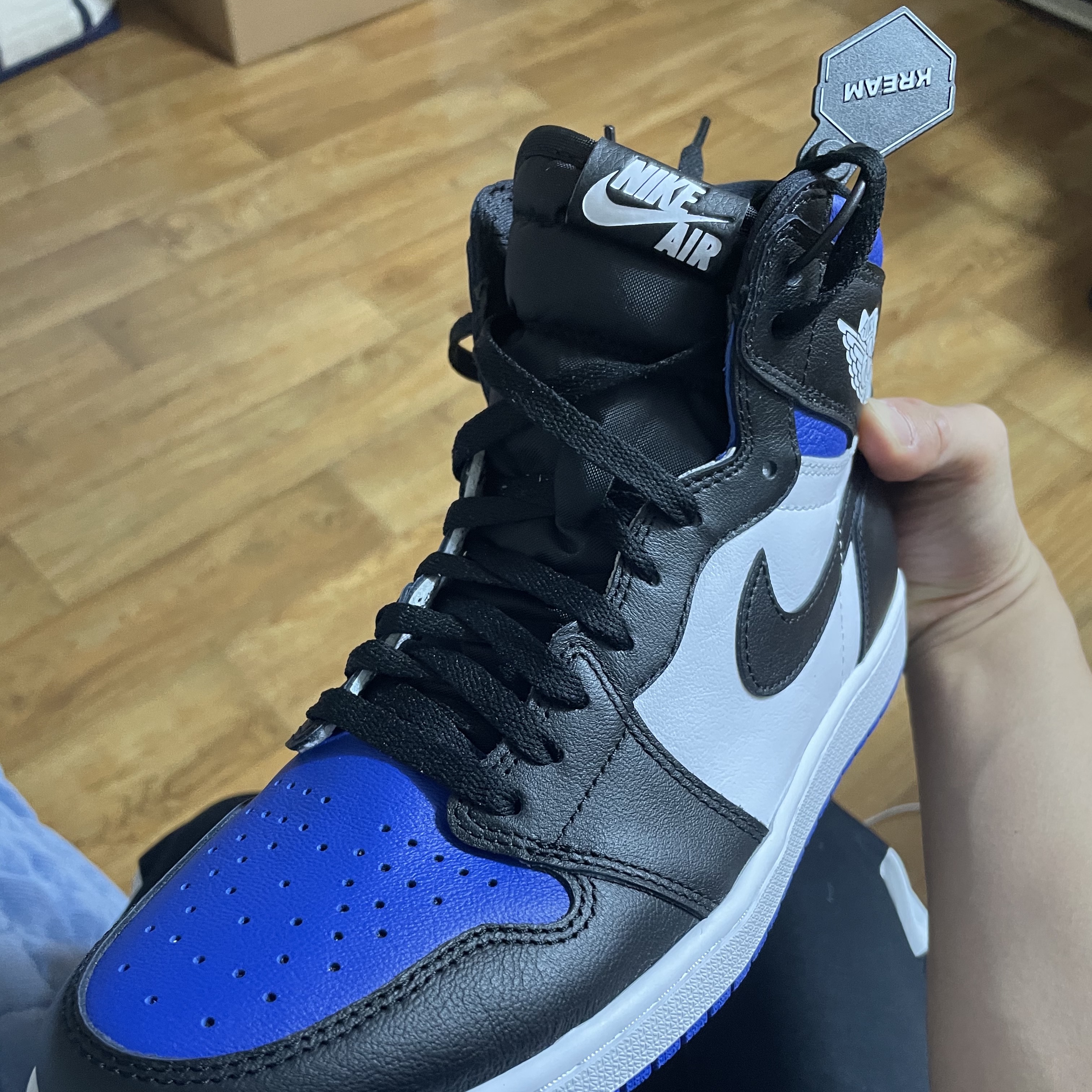 Jordan 1 Retro High OG Royal Toe 착용 스타일 - 4