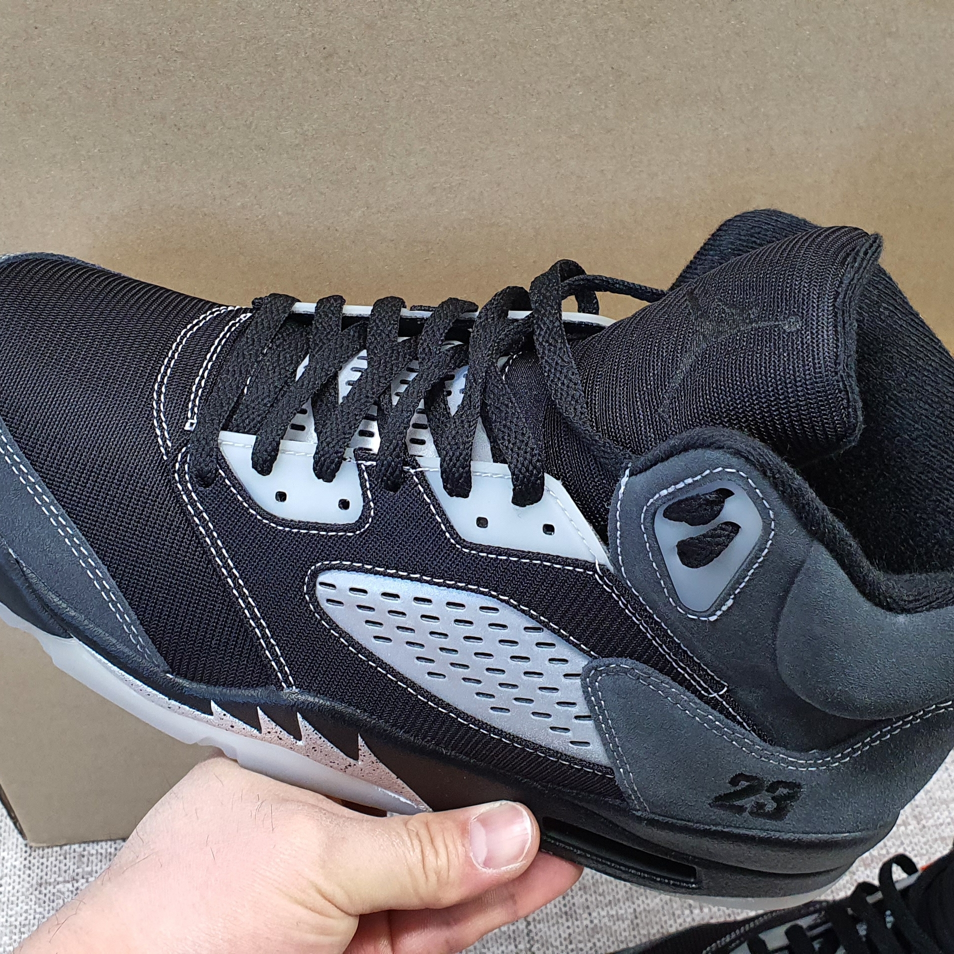Jordan 5 Retro Anthracite 착용 스타일 - 2