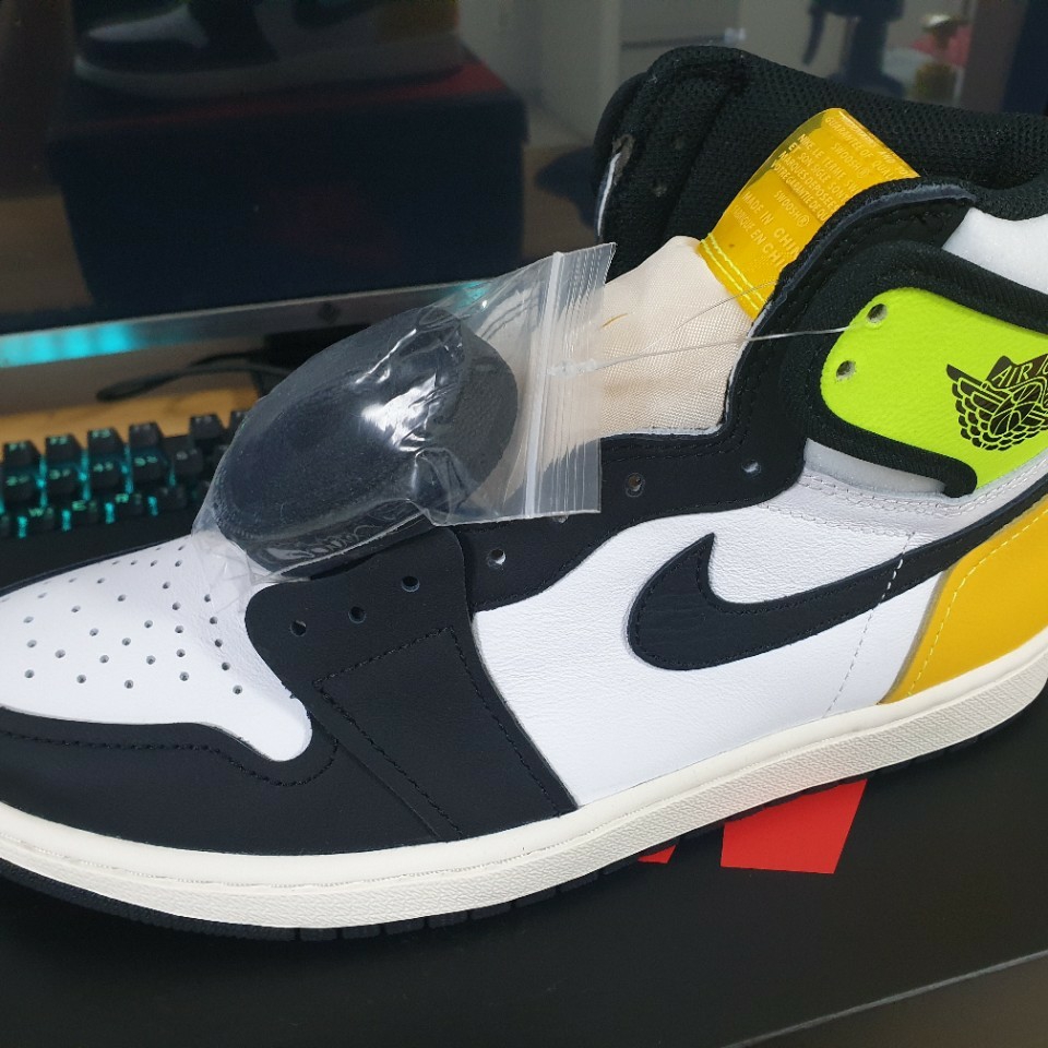 Jordan 1 Retro High OG Volt Gold 착용 스타일 - 3
