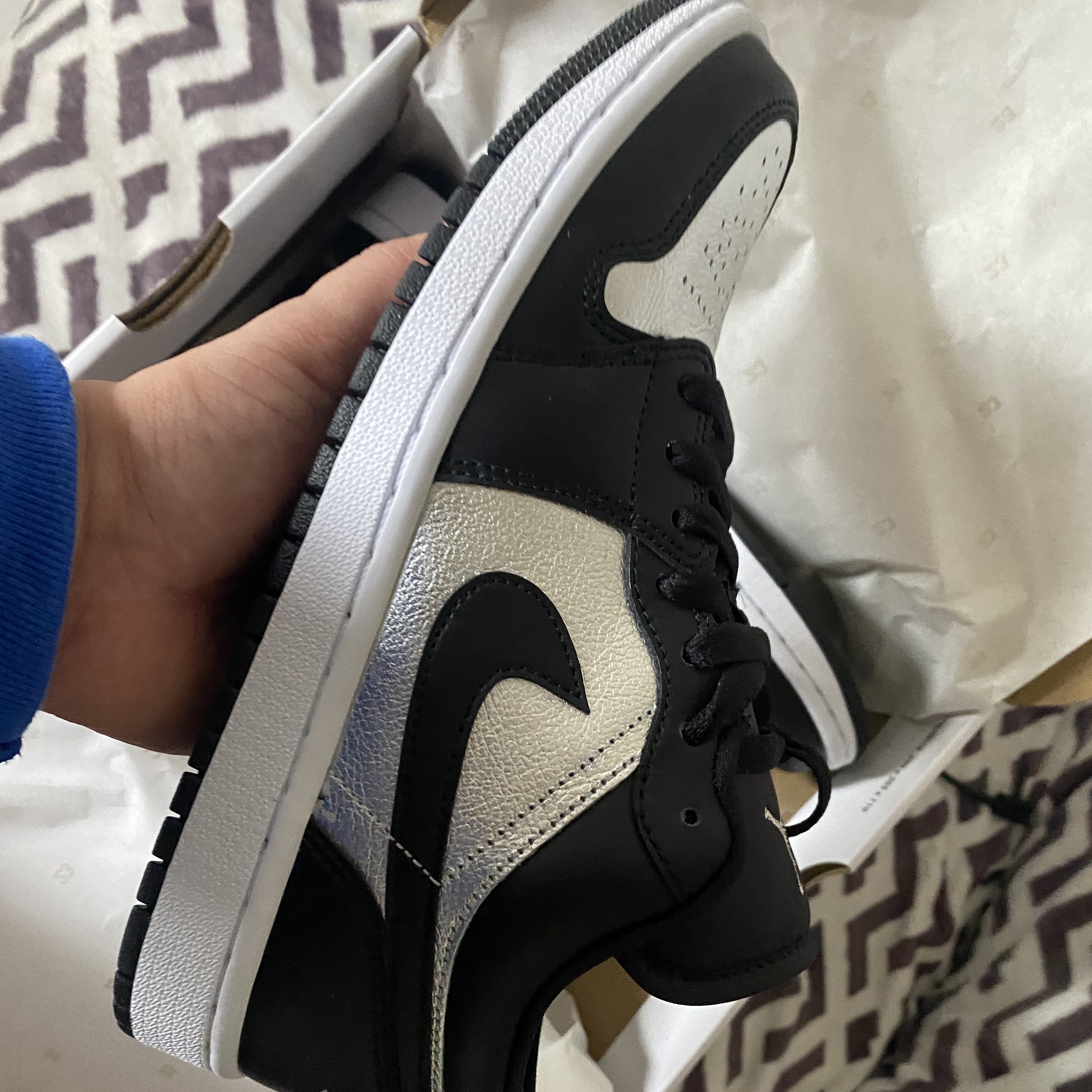 (W) Jordan 1 Low SE Silver Toe 착용 스타일 - 1