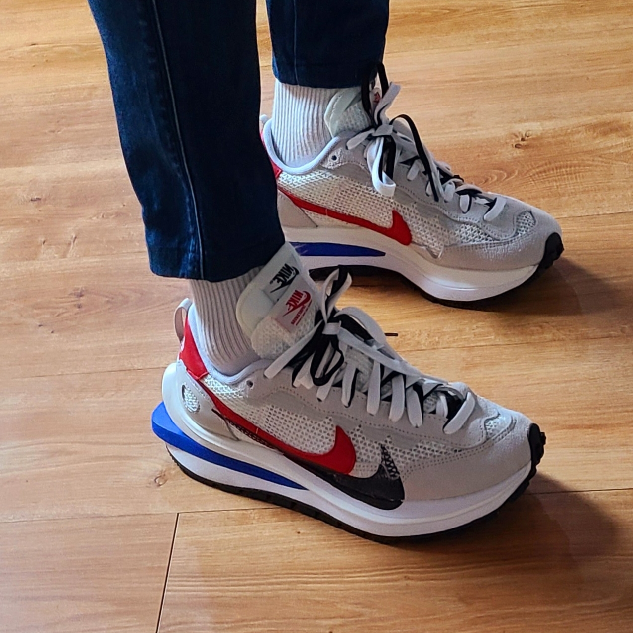 Nike x Sacai VaporWaffle Royal Fuchsia 착용 스타일