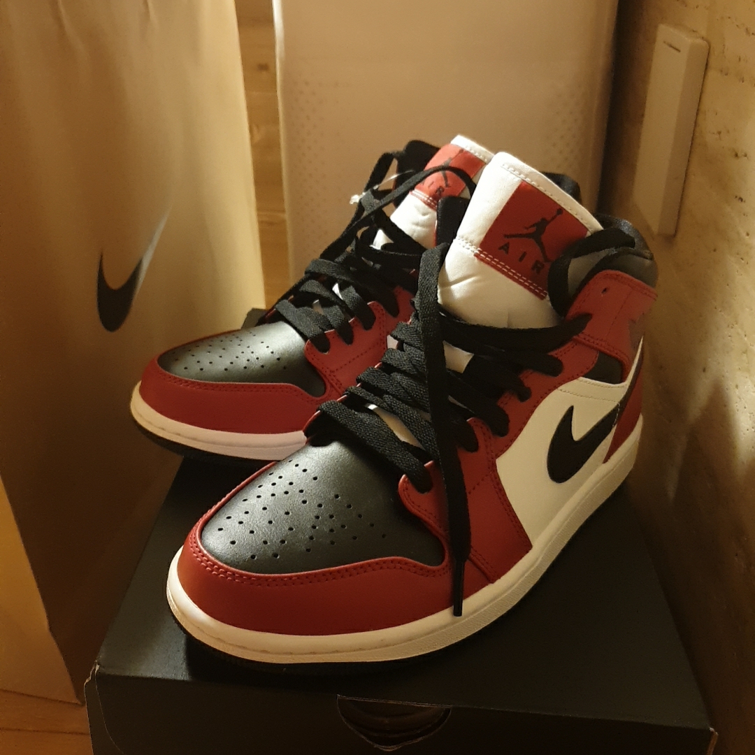 Jordan 1 Mid Chicago Black Toe 착용 스타일 - 1