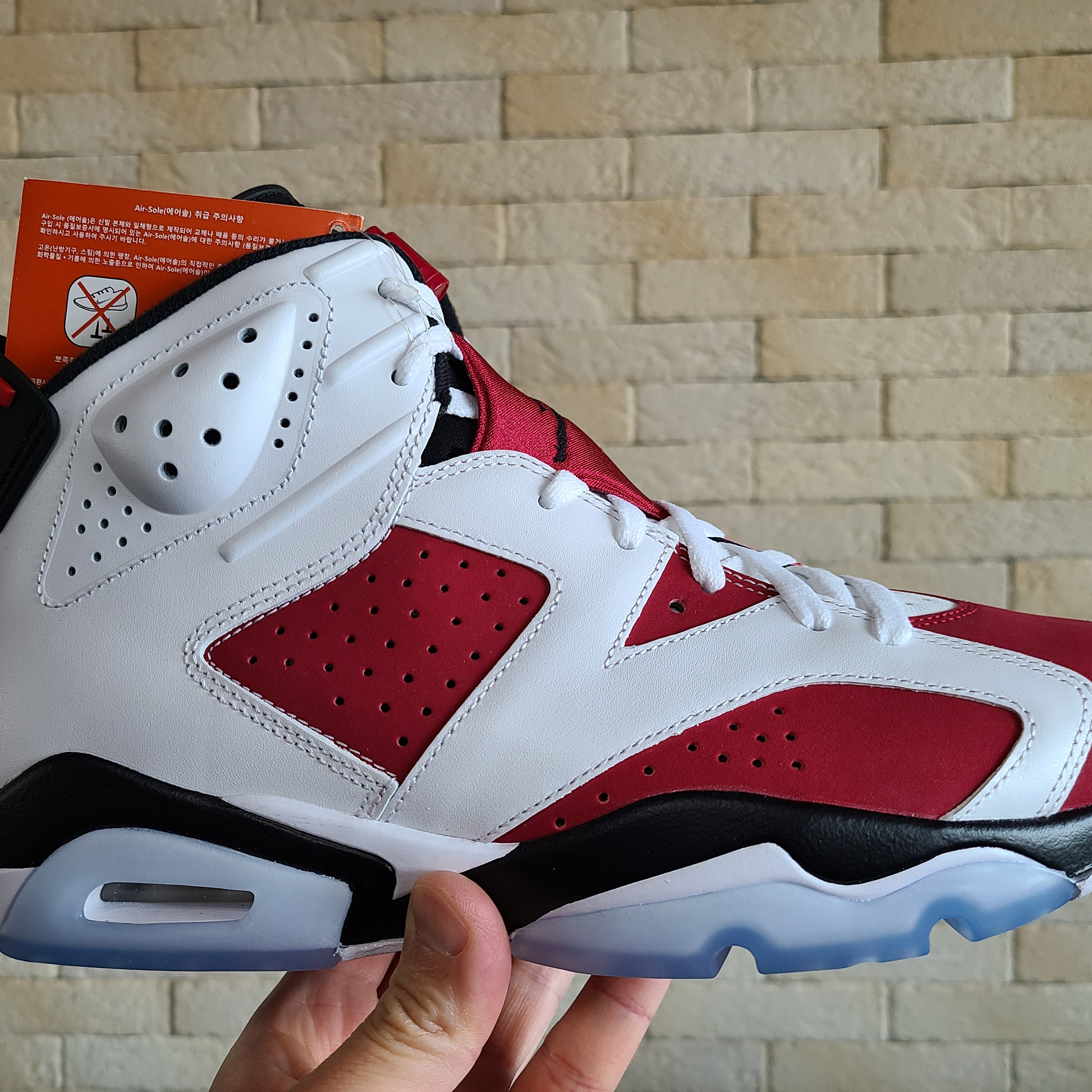 Jordan 6 Retro Carmine 2021 착용 스타일 - 4