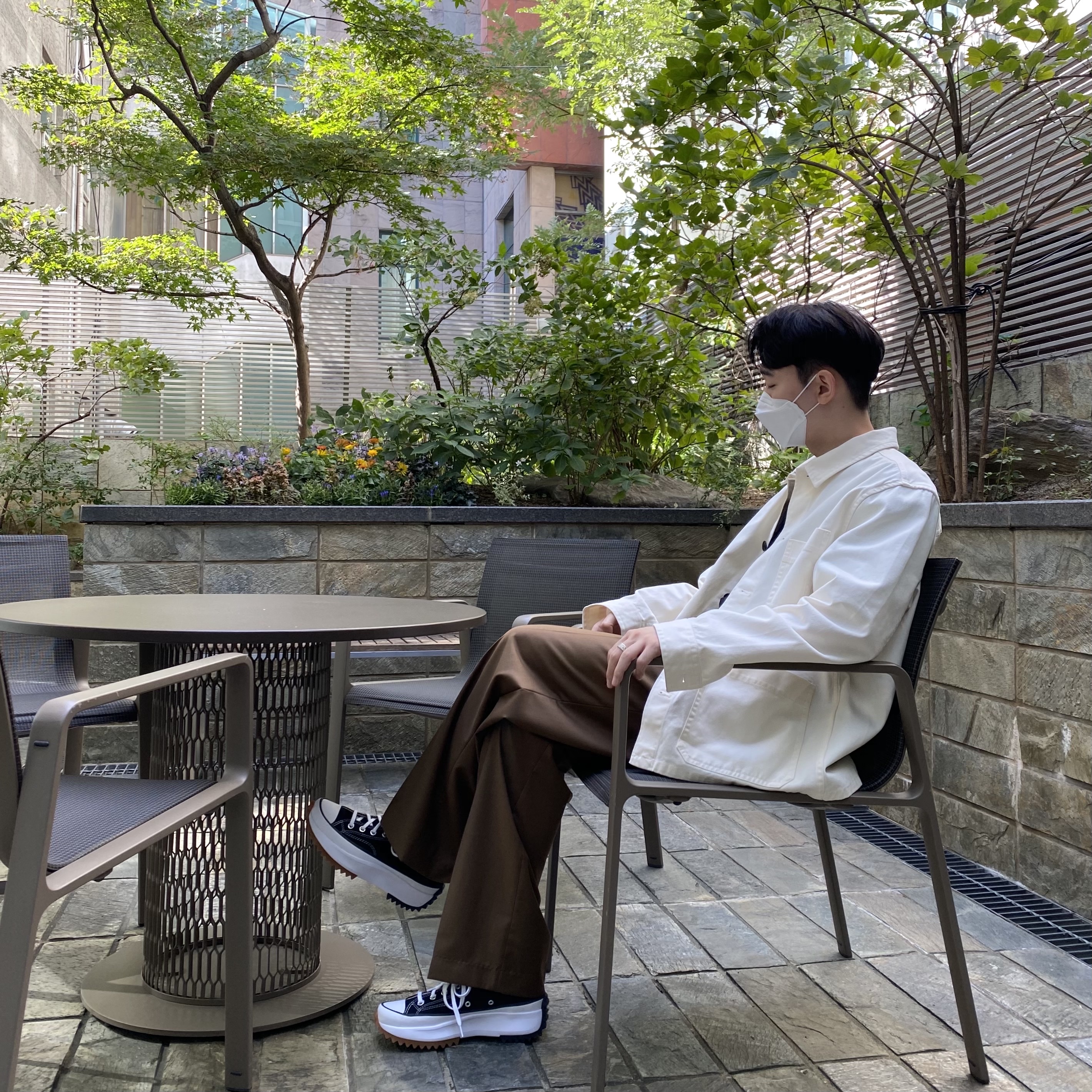 Converse Run Star Hike Hi Black White Gum 착용 스타일