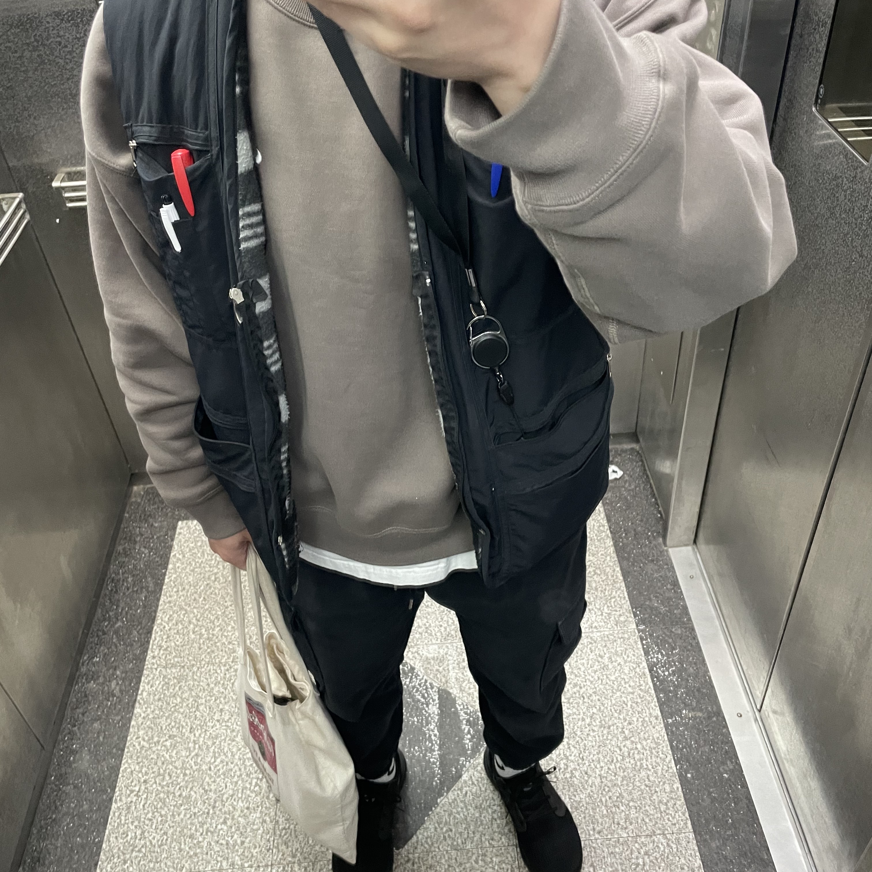 Adidas Ultraboost 20 Triple Black 착용 스타일