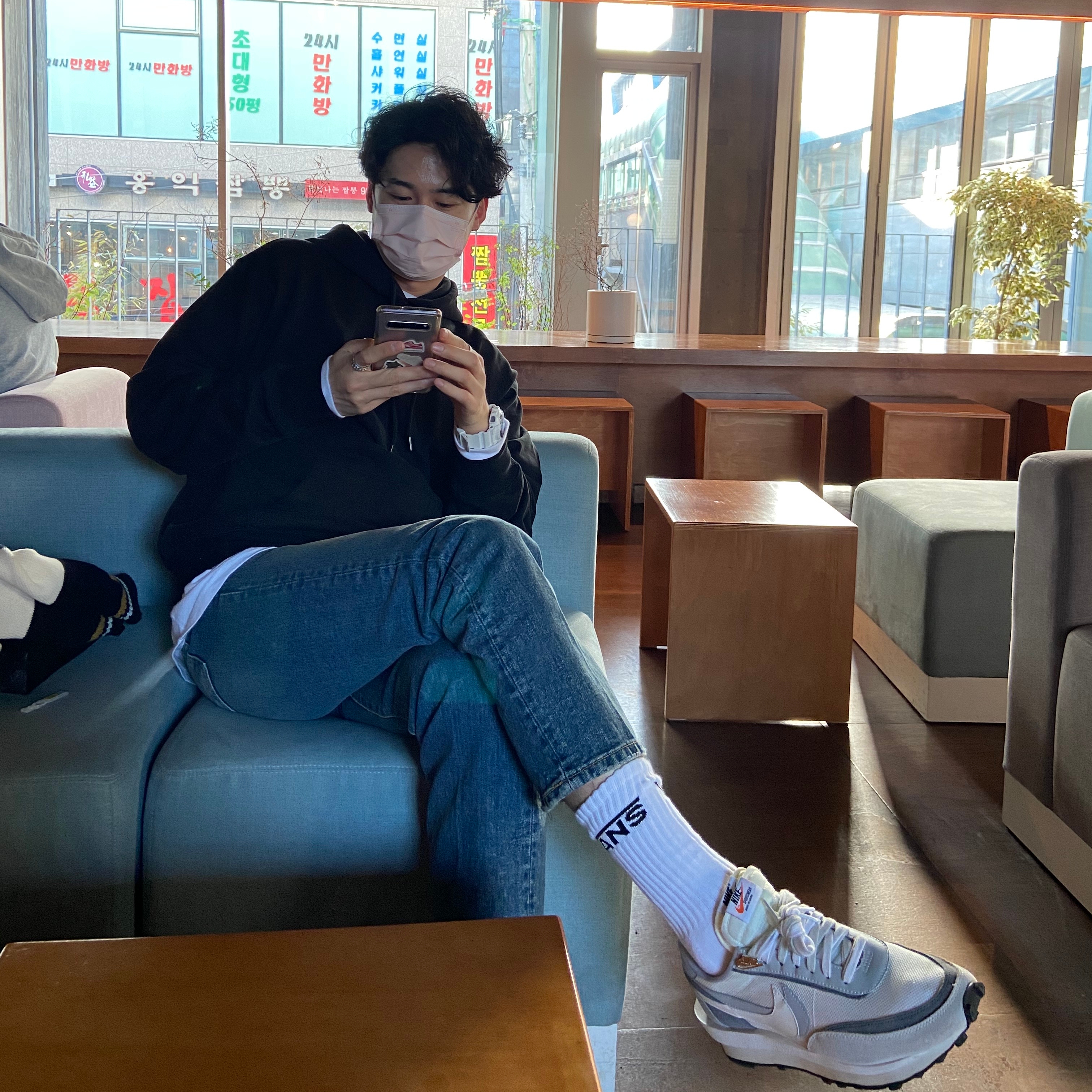 Nike x Sacai LDWaffle Summit White 착용 스타일
