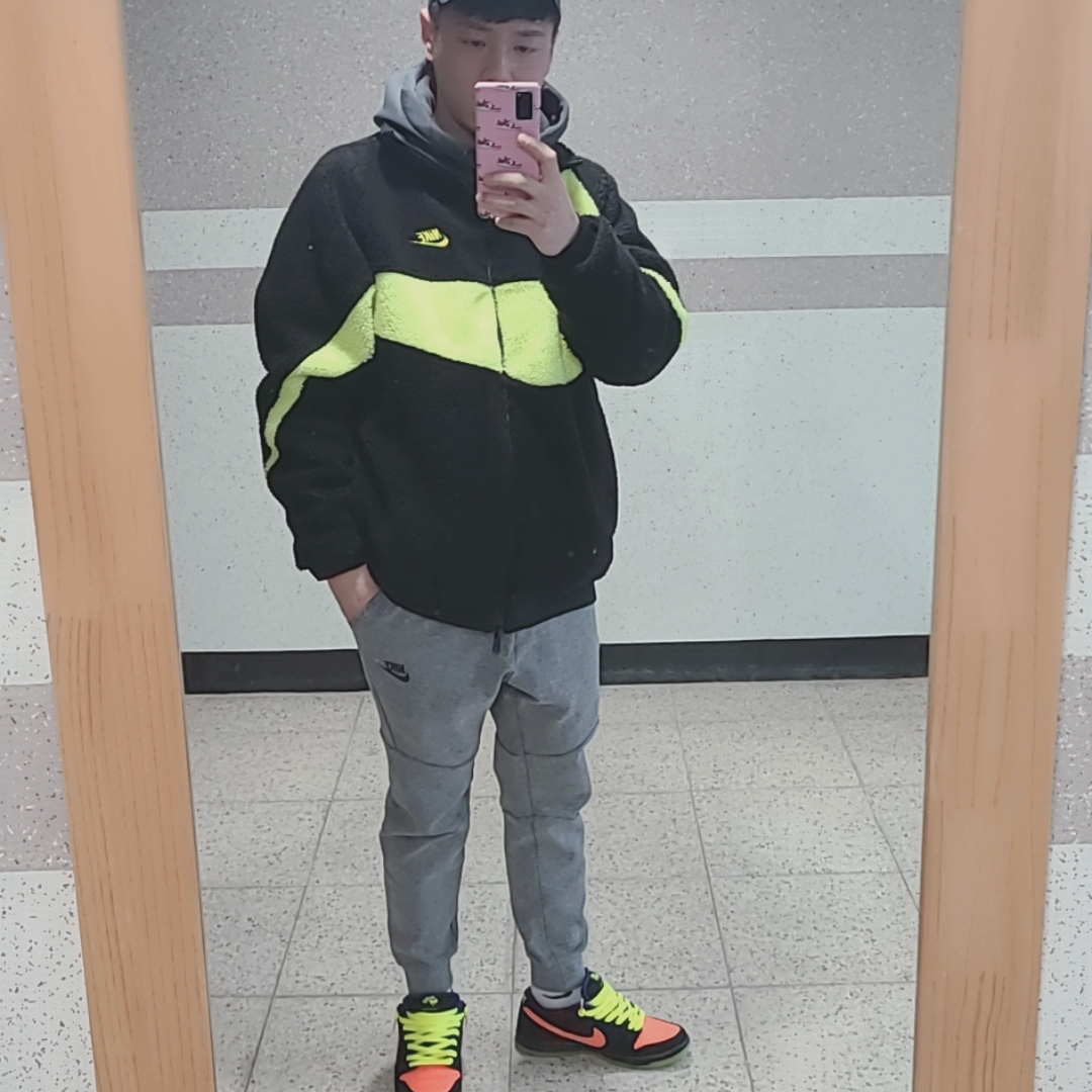 Nike Big Swoosh Full Zip Jacket Black Volt, Nike SB Dunk Low Pro Night of Mischief Halloween 착용 스타일