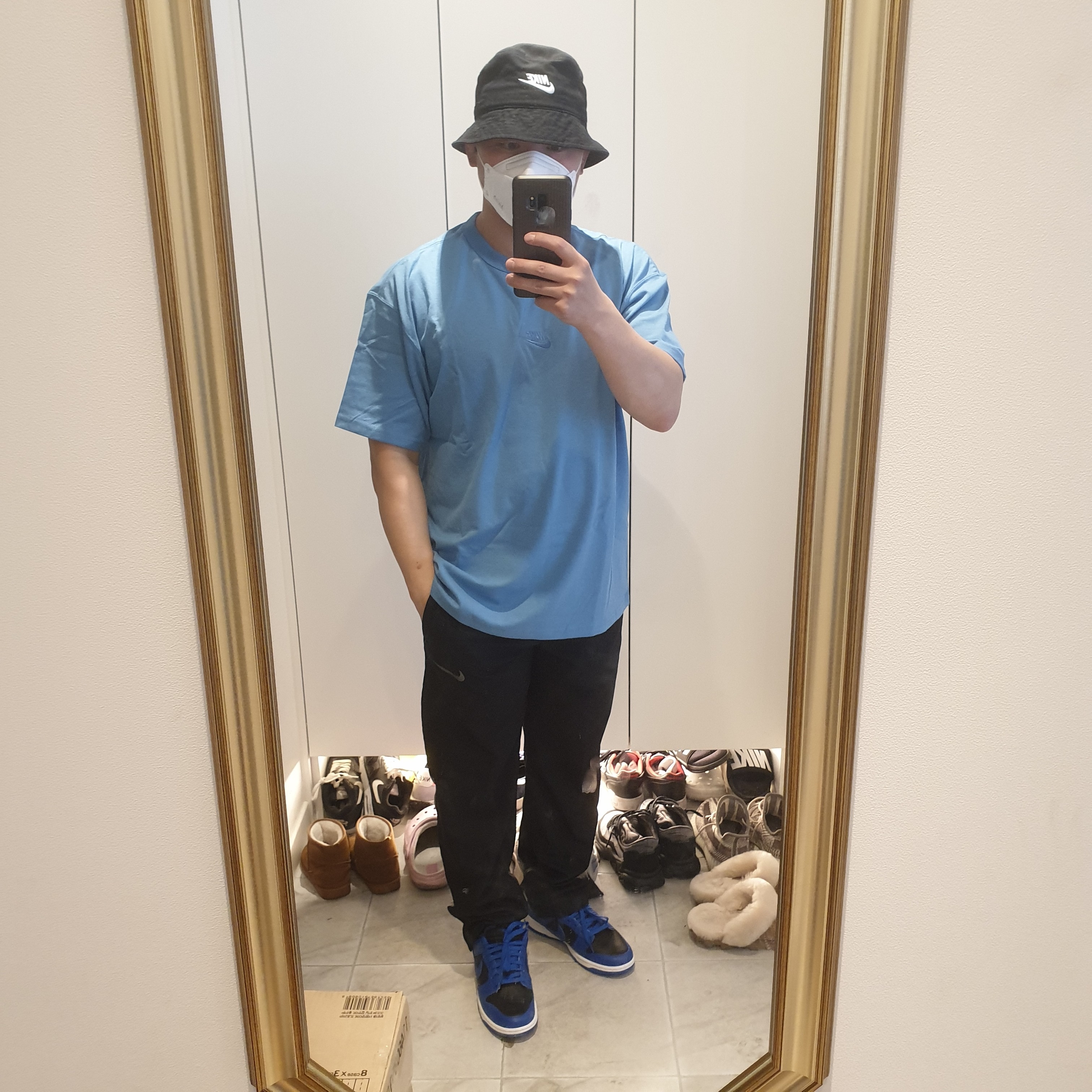 Nike Dunk Low Retro Hyper Cobalt 착용 스타일