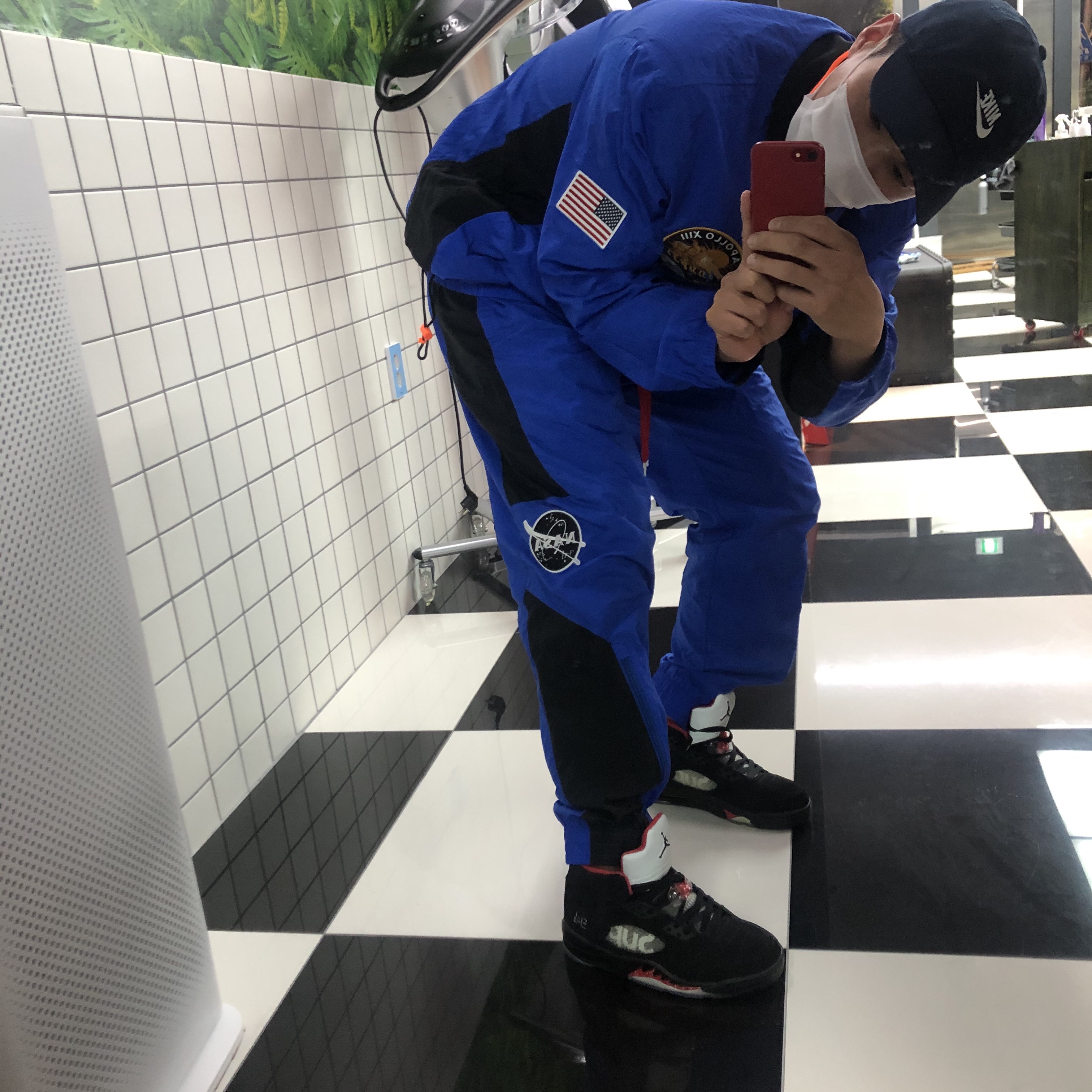 Jordan 5 x Supreme Retro Black 착용 스타일