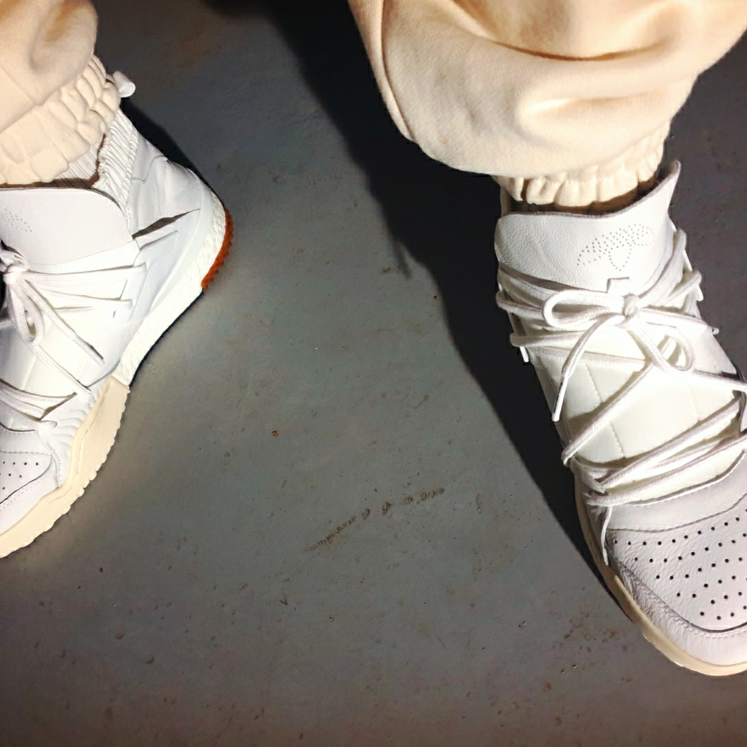 Adidas x Alexander Wang B-Ball Triple White 착용 스타일 - 4
