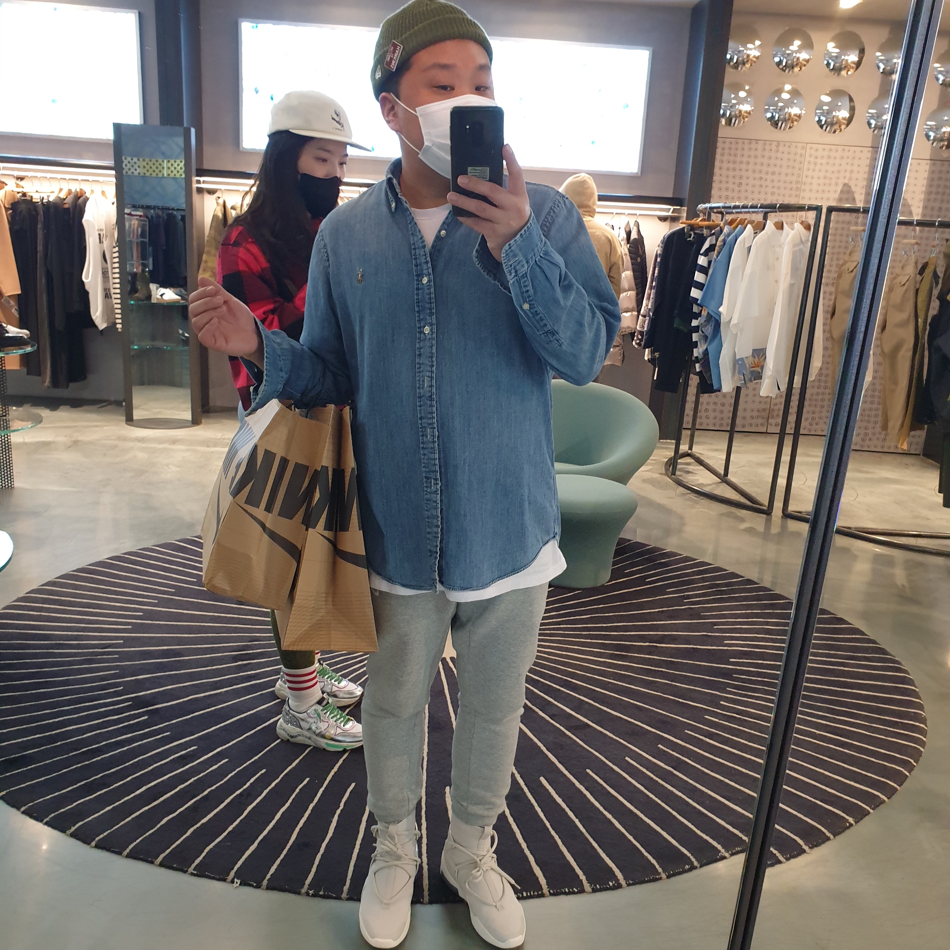 Nike x Fear of God Air Fear of God 1 Light Bone 착용 스타일 - 1