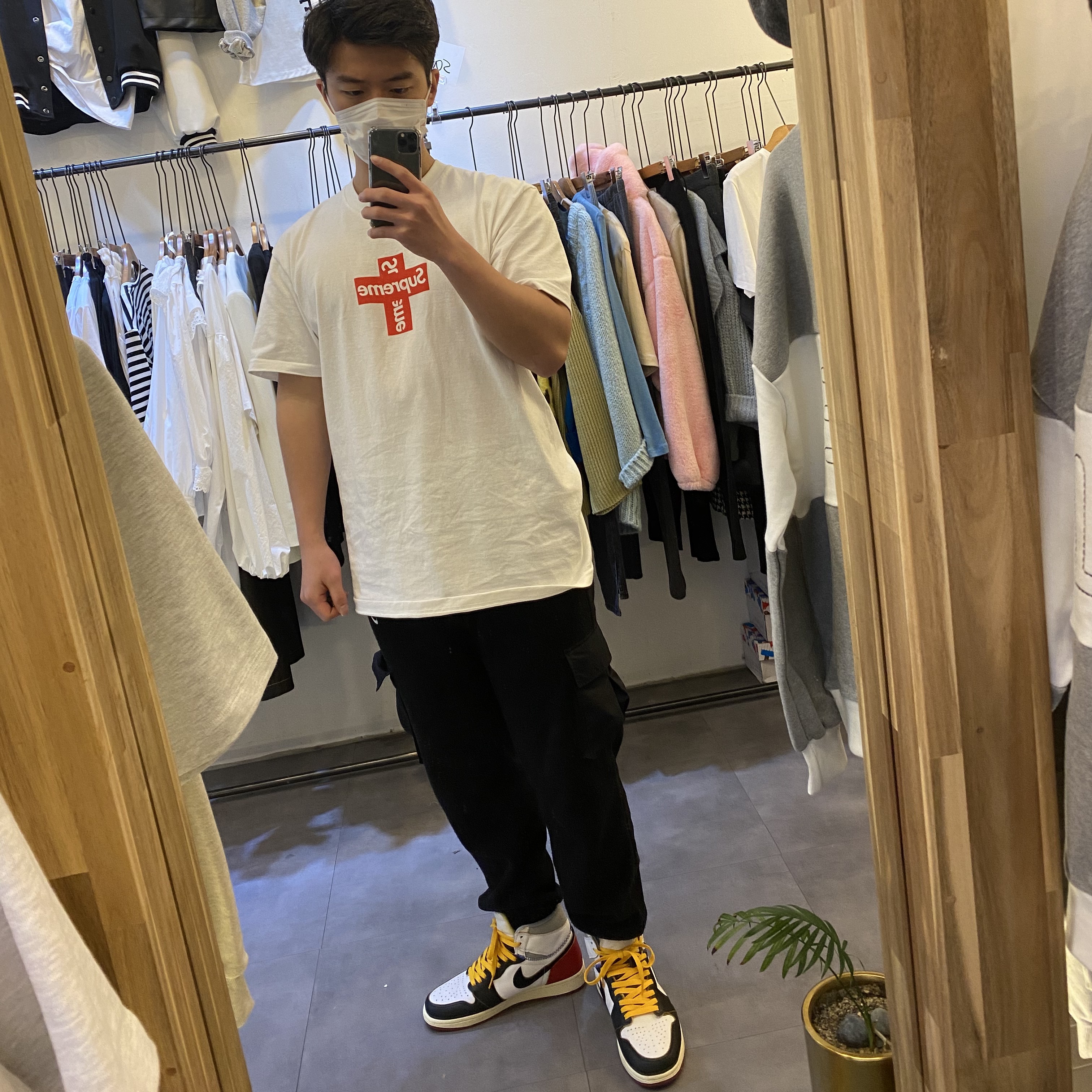 Jordan 1 x Union Retro High Black Toe, Supreme Cross Box Logo T-Shirt White - 20FW 착용 스타일