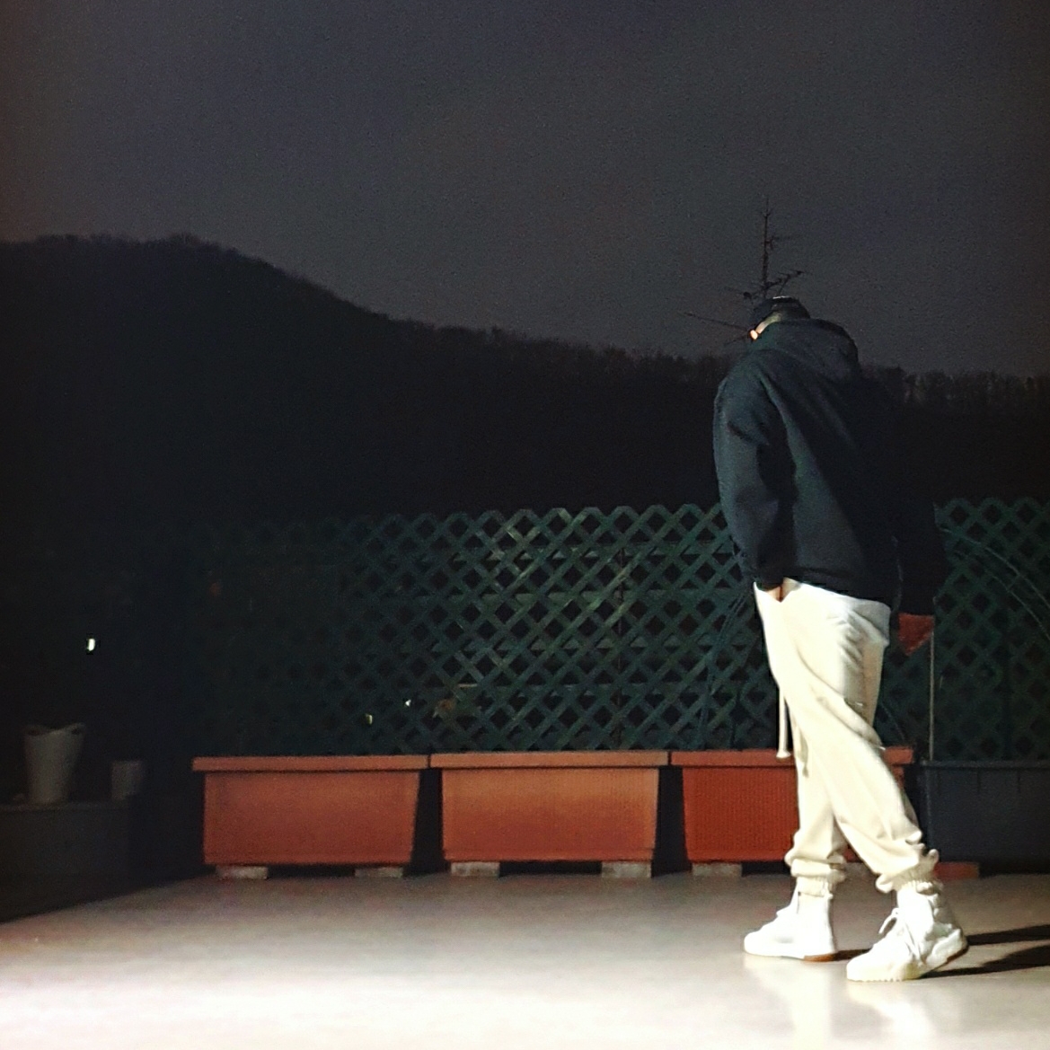 Adidas x Alexander Wang B-Ball Triple White 착용 스타일 - 2