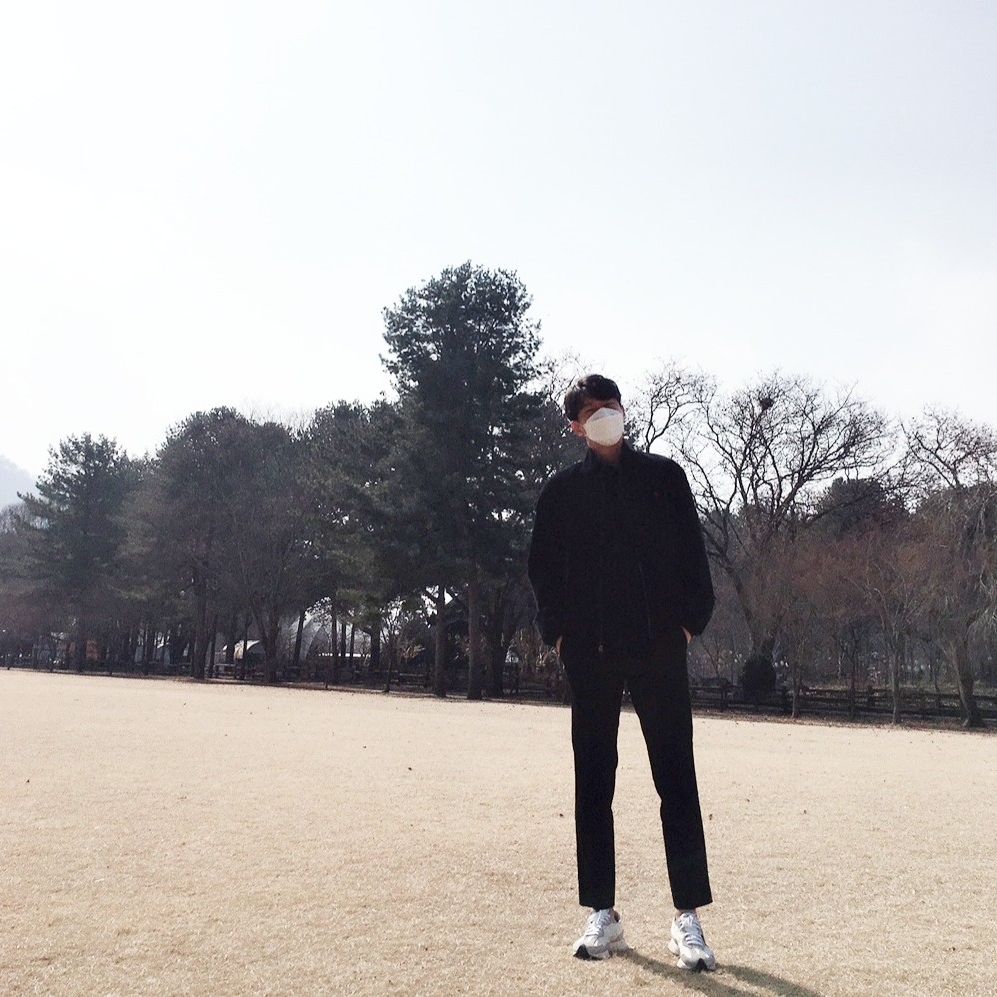 New Balance 327 White Black 착용 스타일 - 1