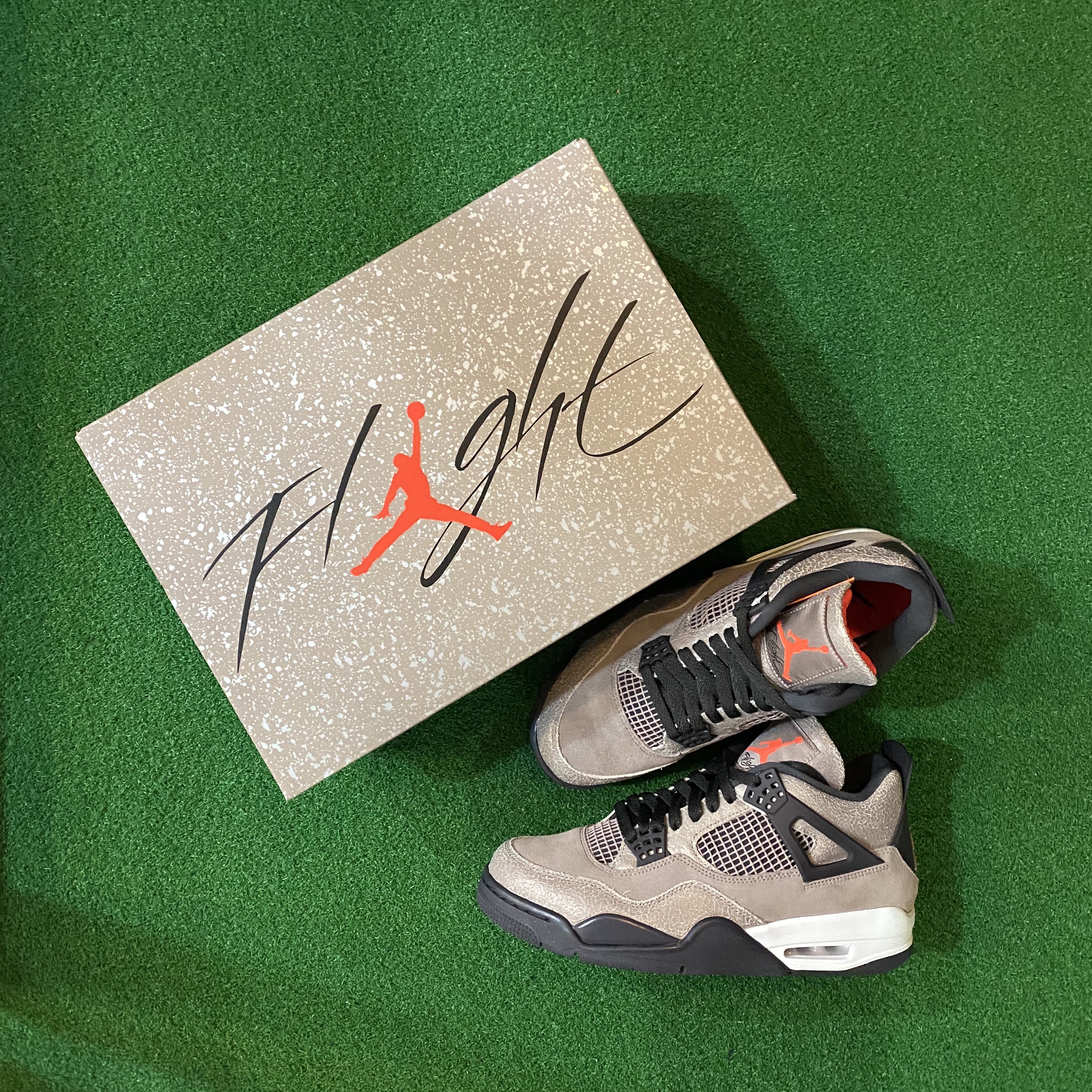 Jordan 4 Retro Taupe Haze 착용 스타일