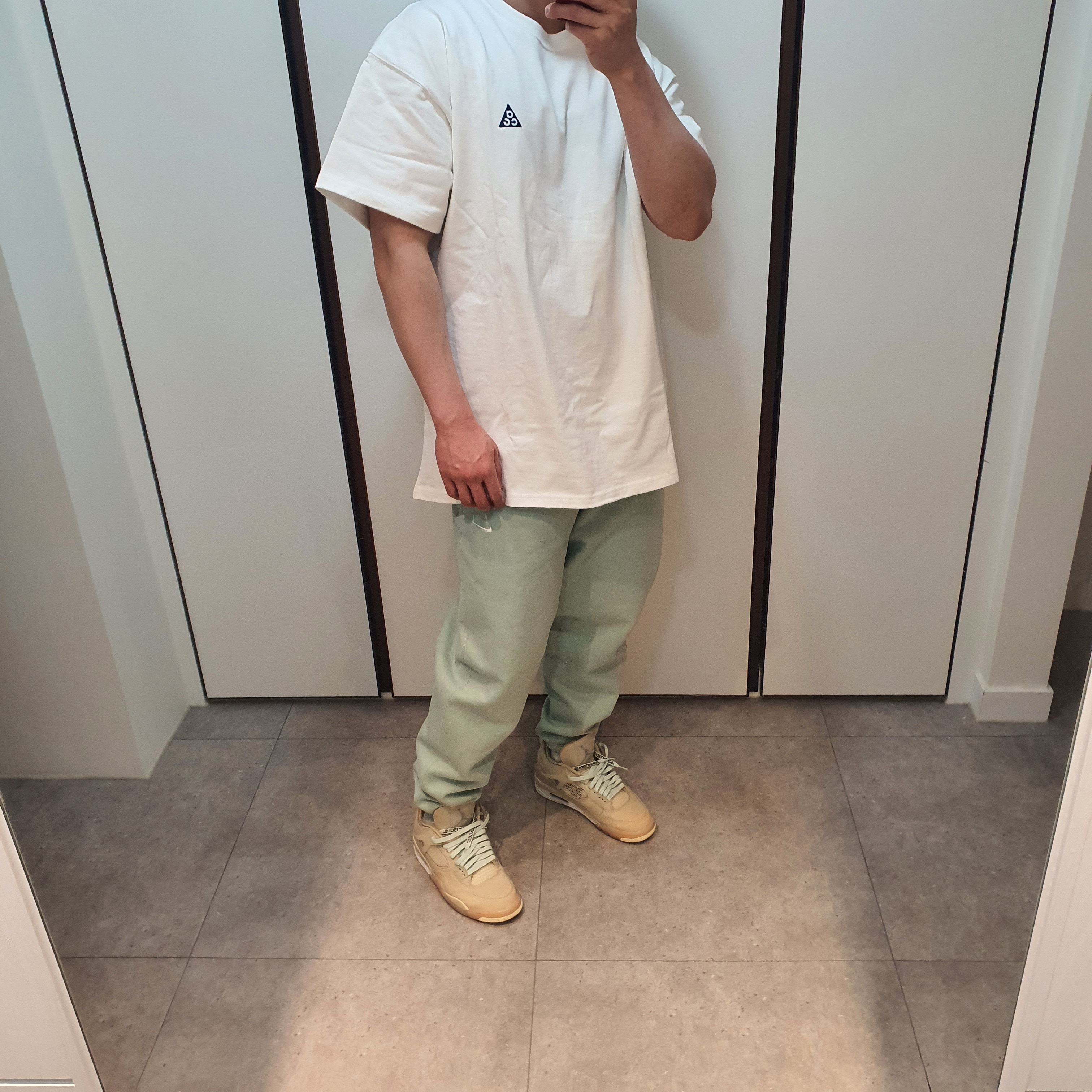(W) Jordan 4 x Off-White Retro SP Sail 착용 스타일