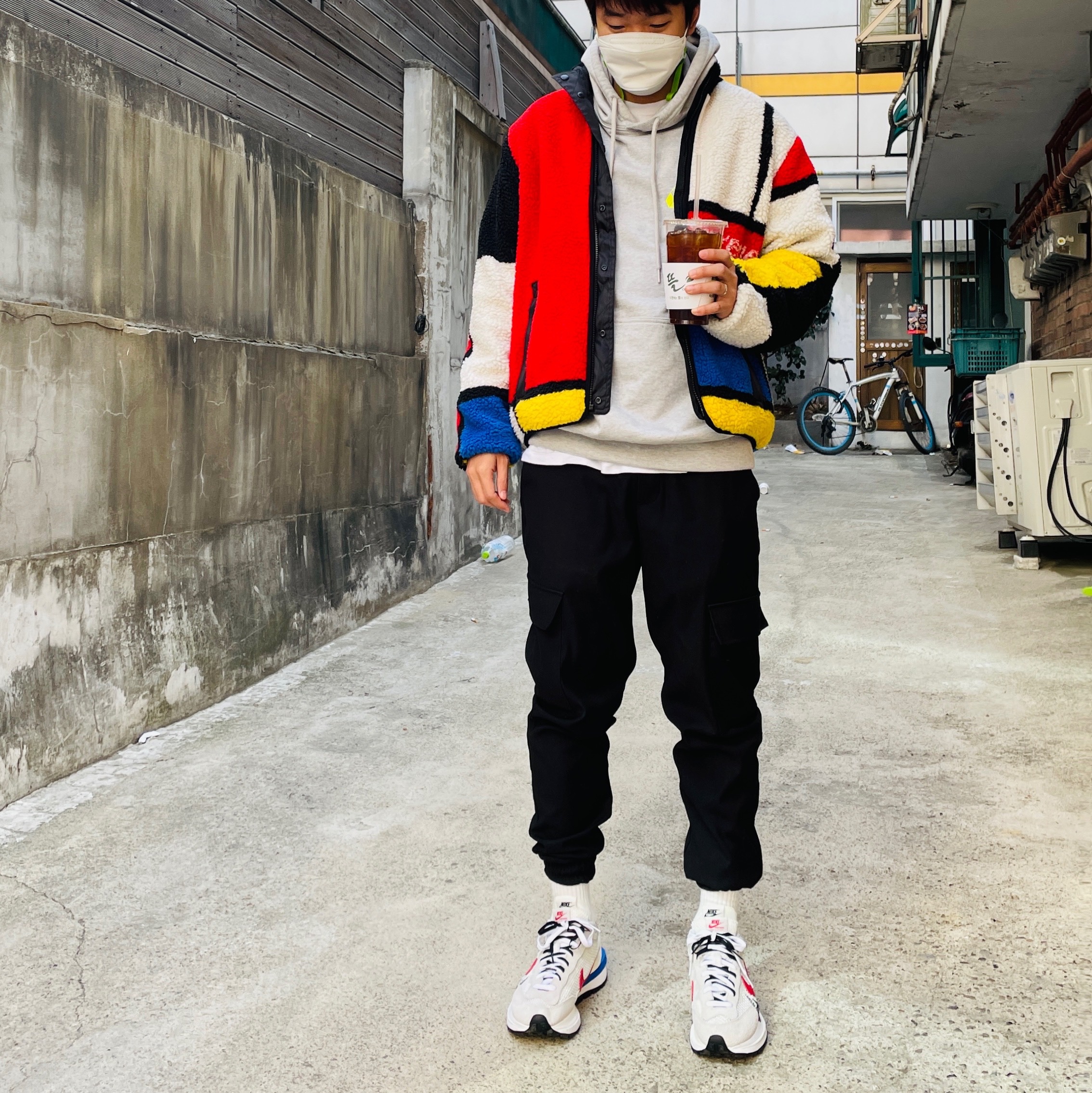 Supreme Reversible Colorblocked Fleece Jacket Red - 20FW, Nike x Sacai VaporWaffle Royal Fuchsia 착용 스타일