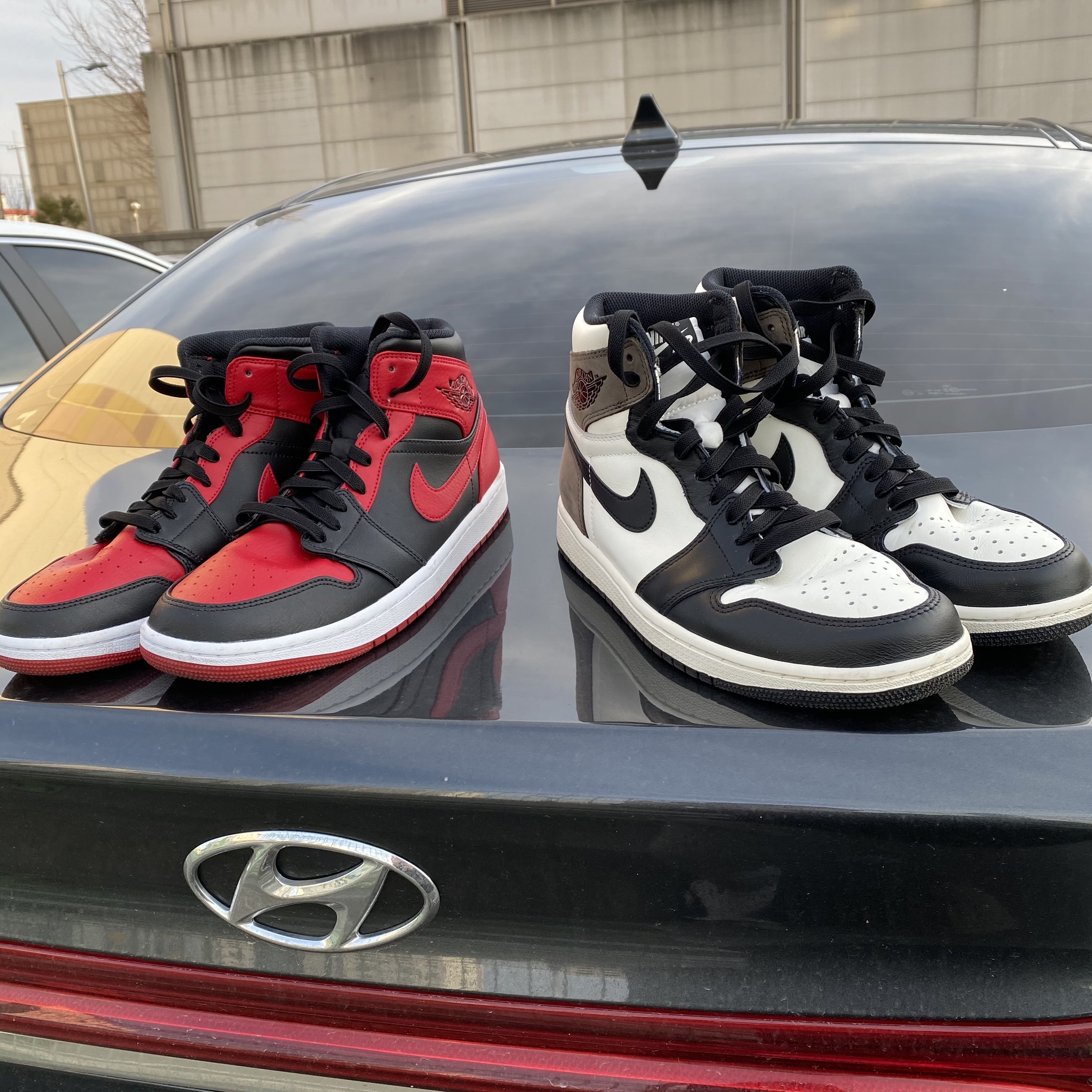 Jordan 1 Retro High OG Black Mocha, Jordan 1 Mid Bred Banned 2020 착용 스타일