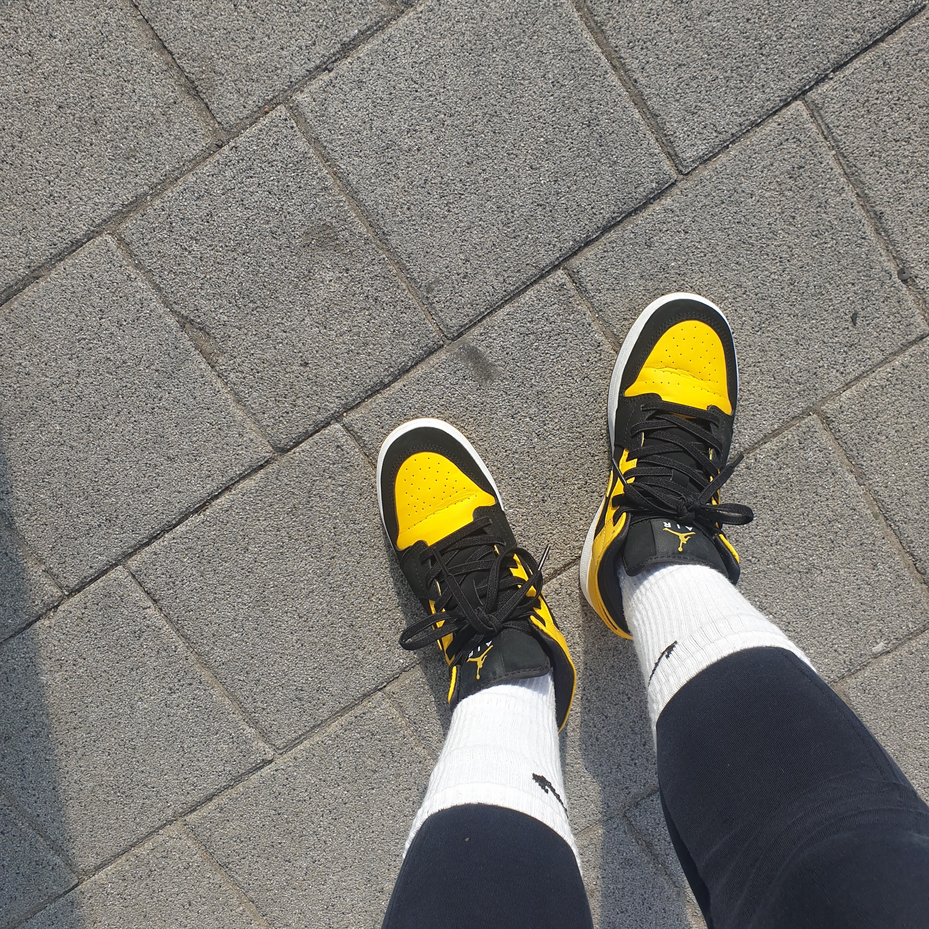 Jordan 1 Retro Mid New Love 2017 착용 스타일