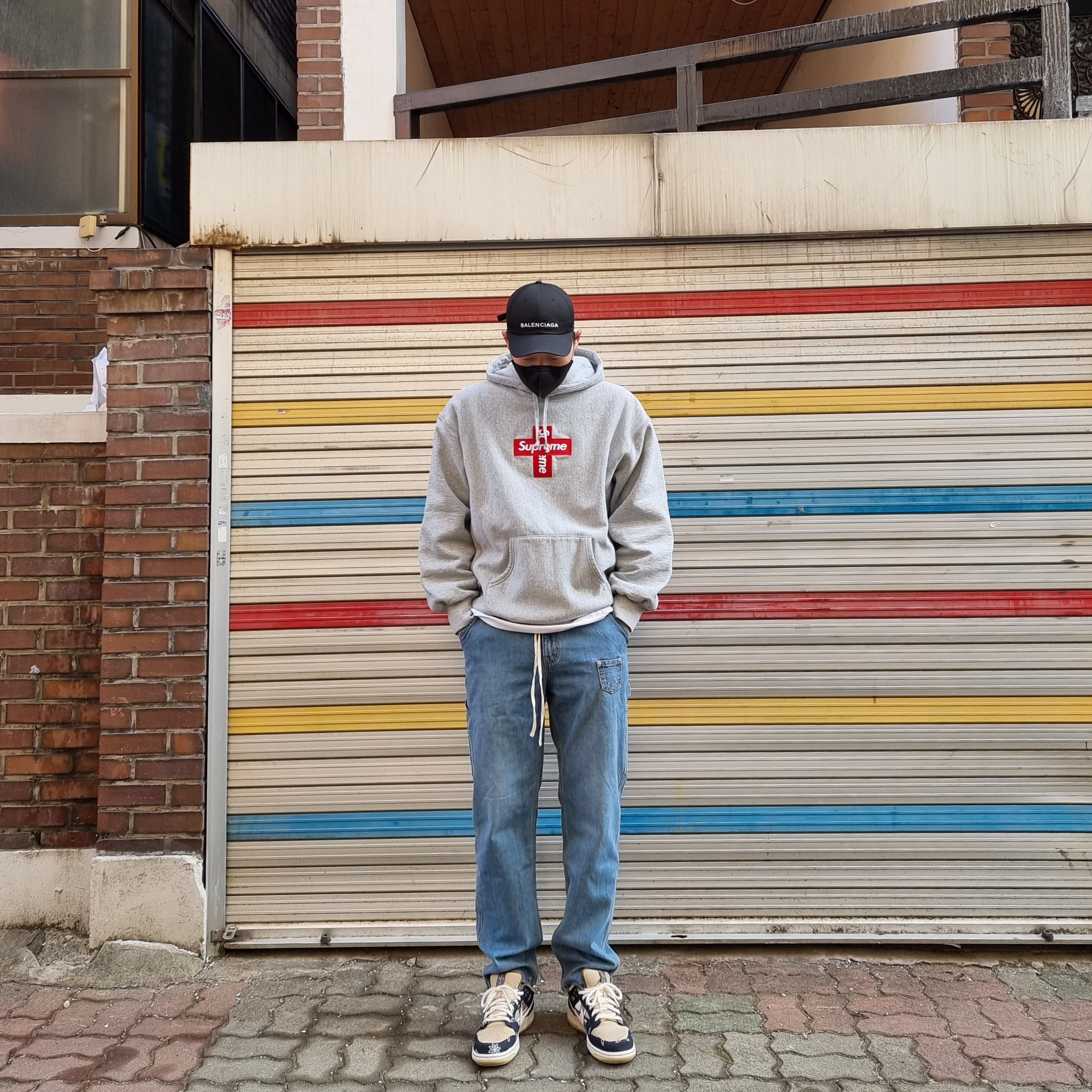 Supreme Cross Box Logo Hooded Sweatshirt Heather Grey - 20FW, Nike x Travis Scott SB Dunk Low 착용 스타일