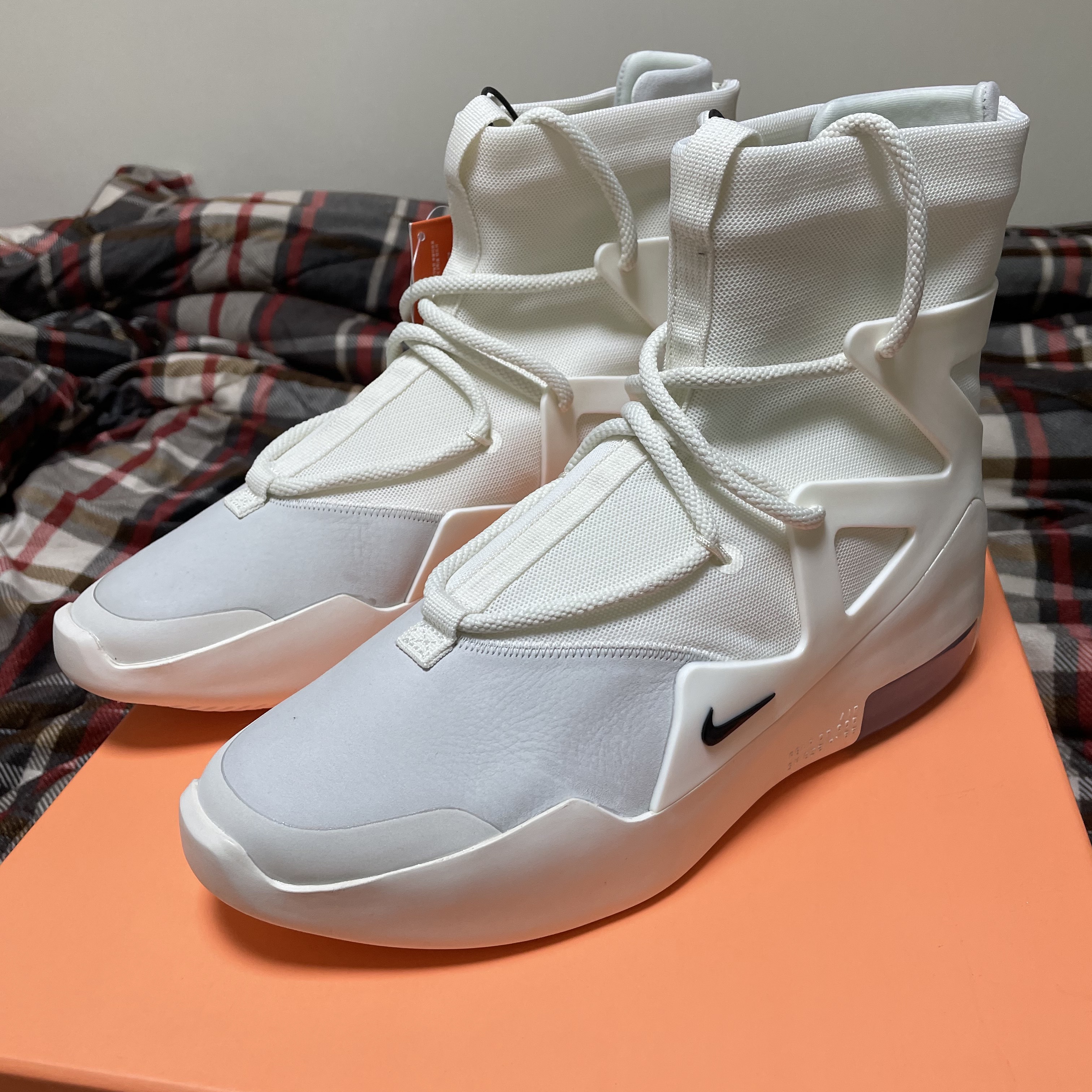 Nike x Fear of God Air Fear of God 1 Sail 착용 스타일 - 3