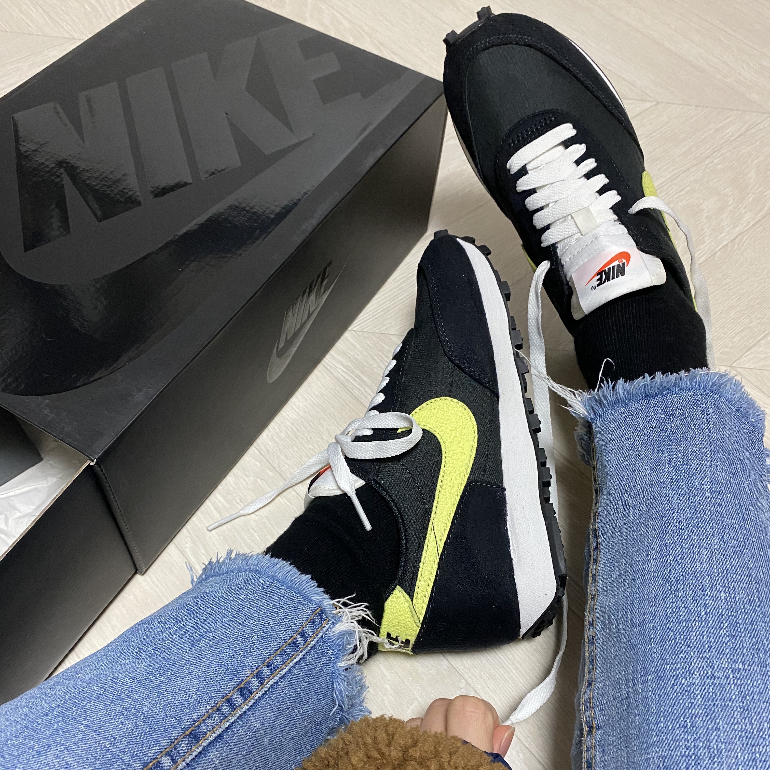 Nike Daybreak SP Black Limelight 착용 스타일