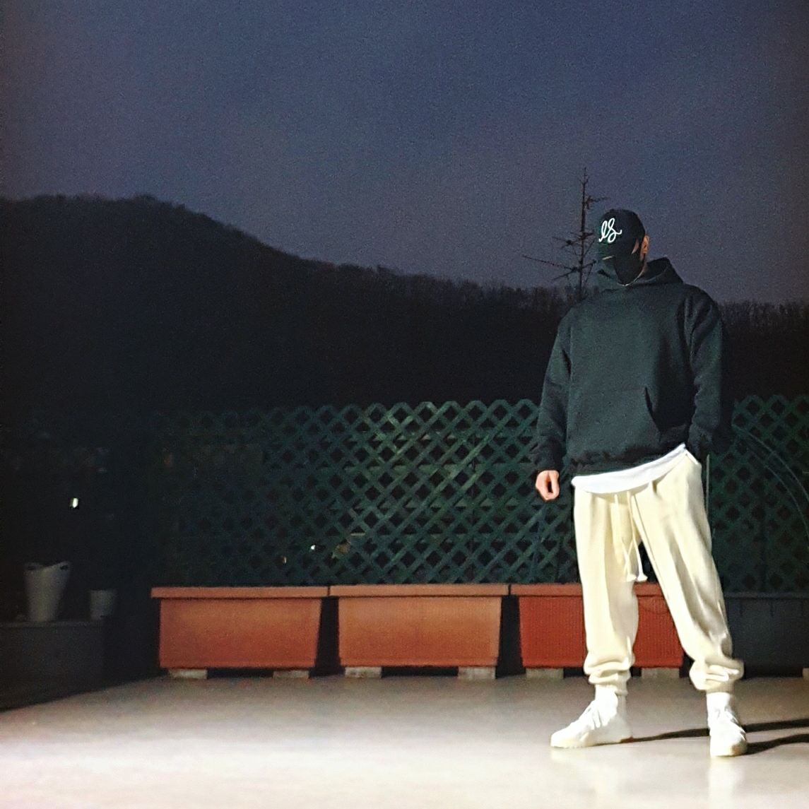 Adidas x Alexander Wang B-Ball Triple White 착용 스타일 - 1