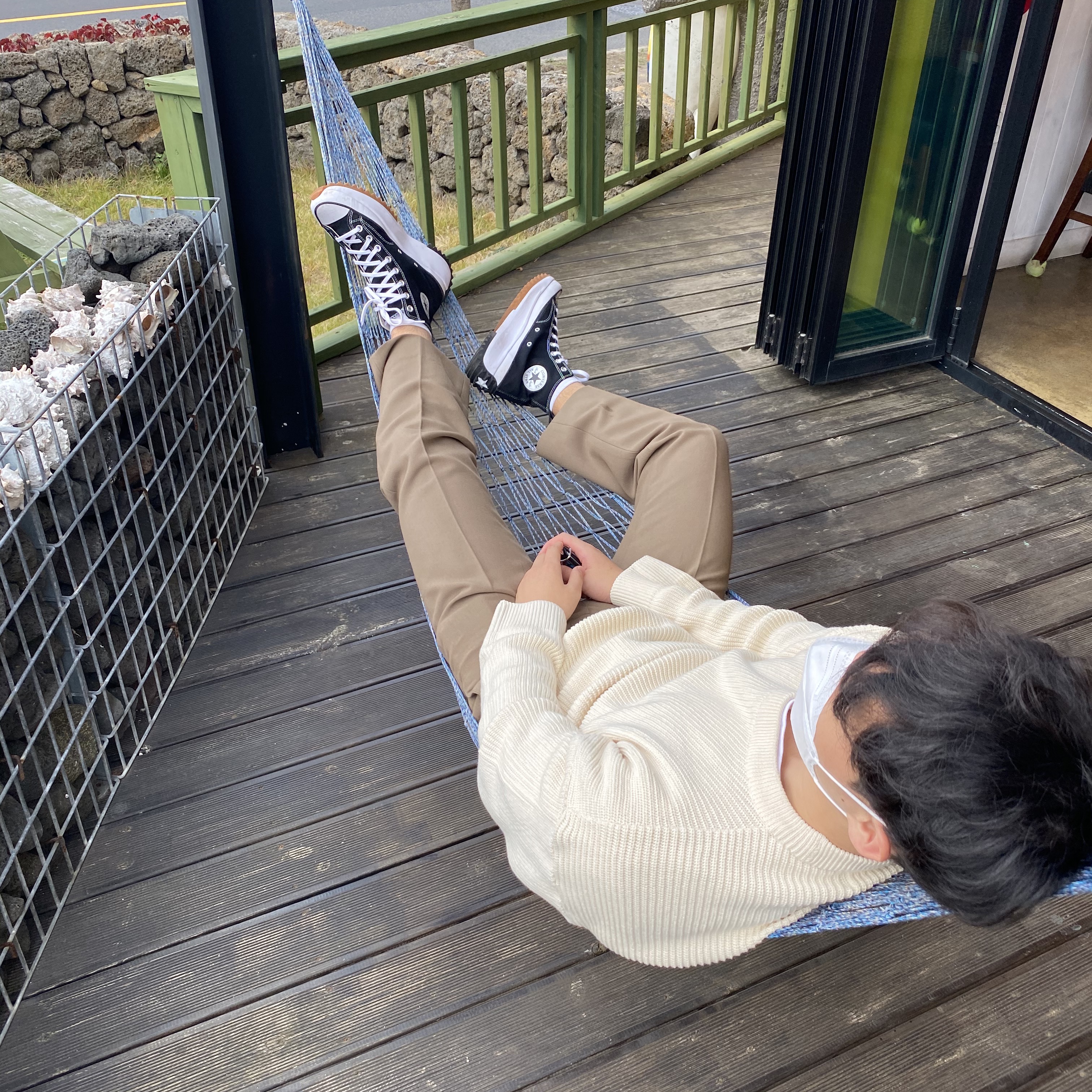 Converse Run Star Hike Hi Black White Gum 착용 스타일