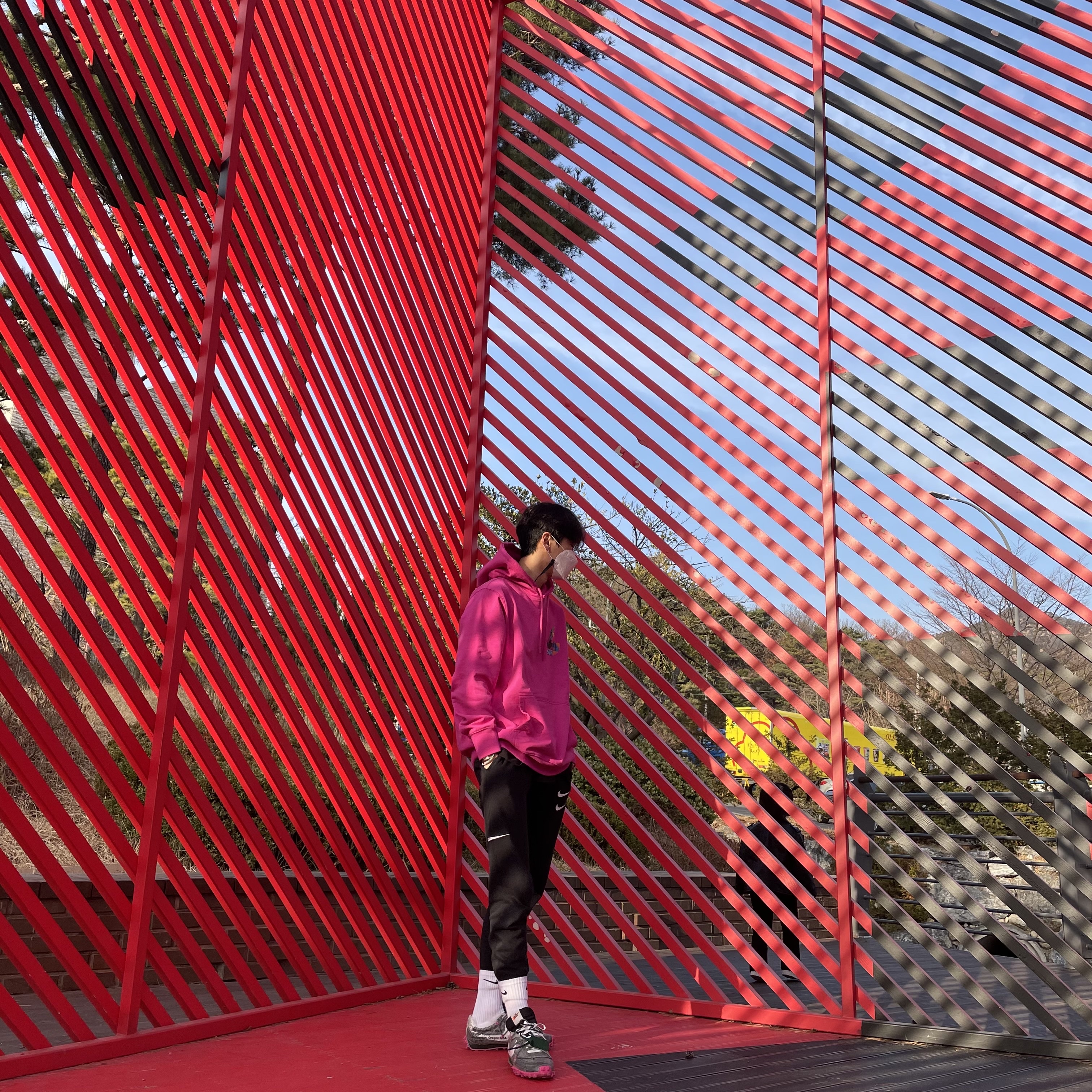 Palace Mix Up Hood Pink - 21SS, (W) Nike x Off-White Waffle Racer Black 착용 스타일 - 2