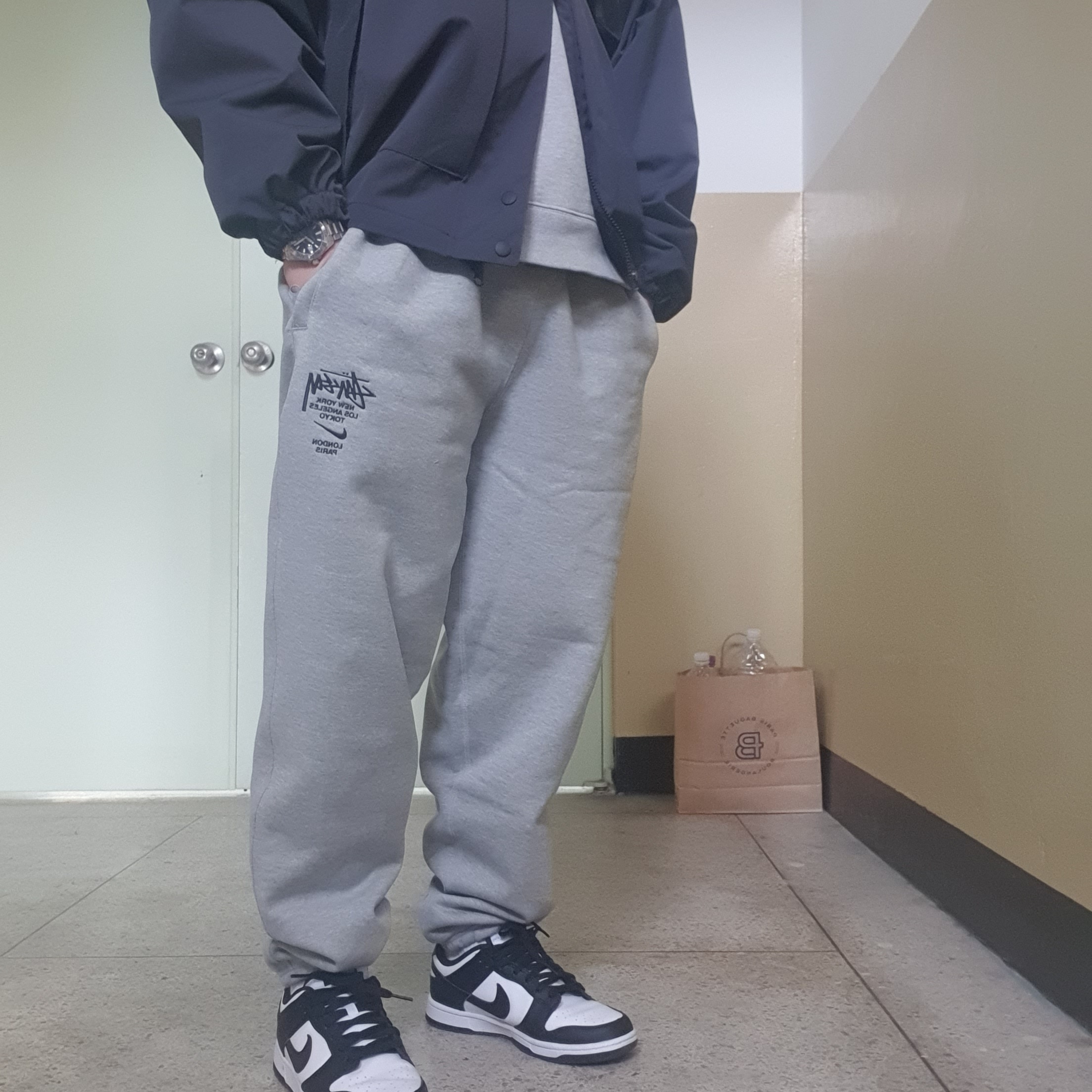Nike Dunk Low Retro Black, Nike x Stussy NRG ZR Fleece Pants Heather Grey - Asia 착용 스타일