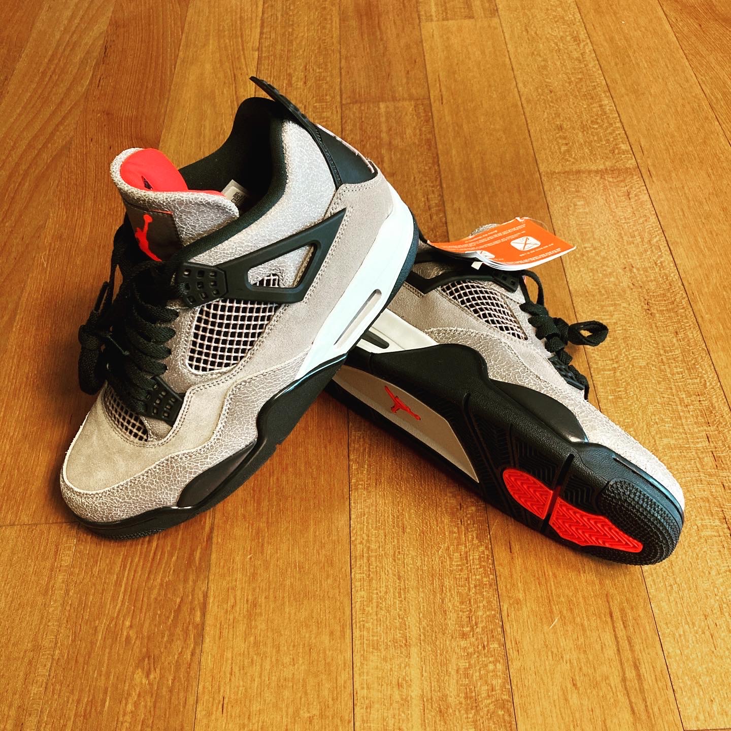 Jordan 4 Retro Taupe Haze 착용 스타일 - 2