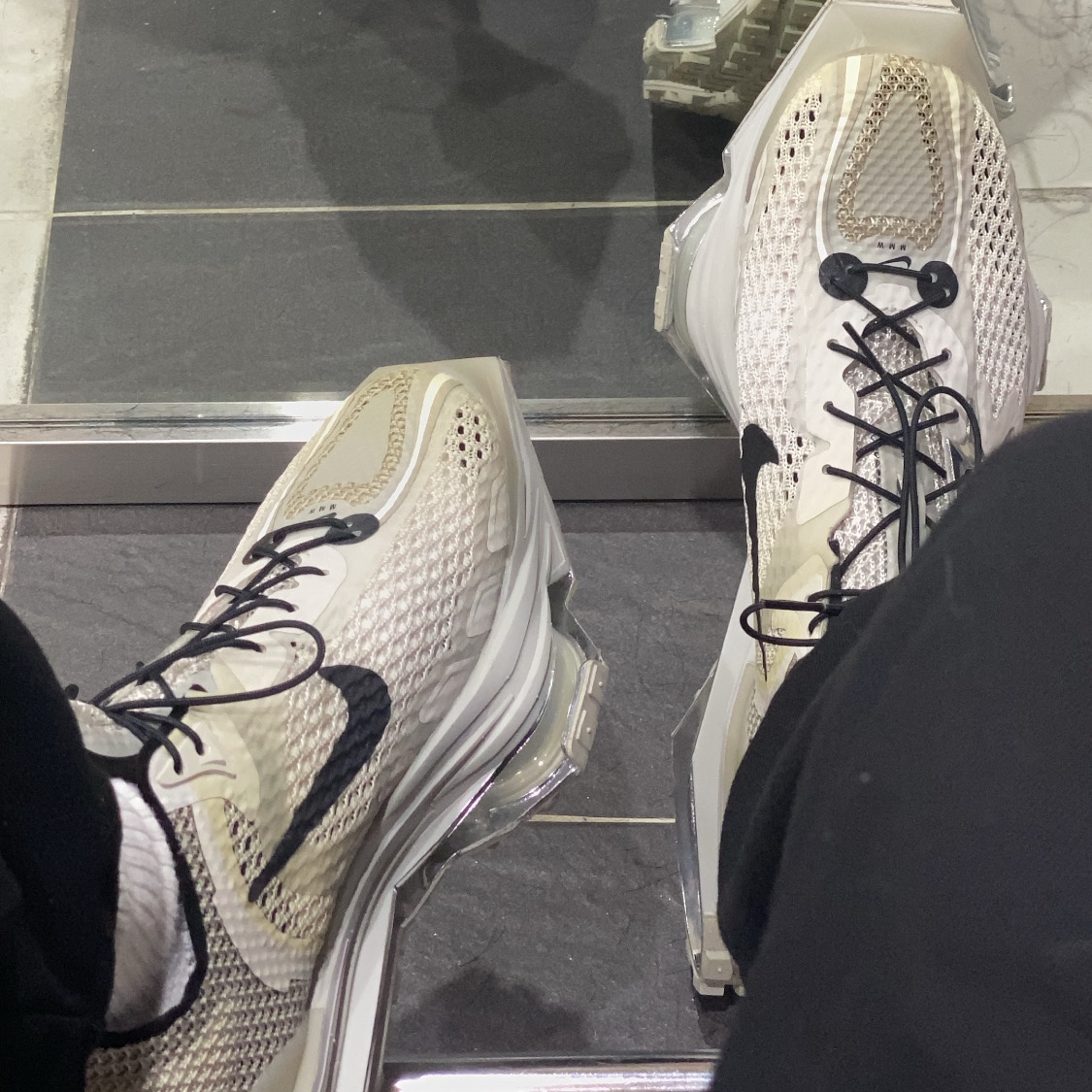 Nike x Matthew M Williams Zoom 004 Stone 착용 스타일 - 2