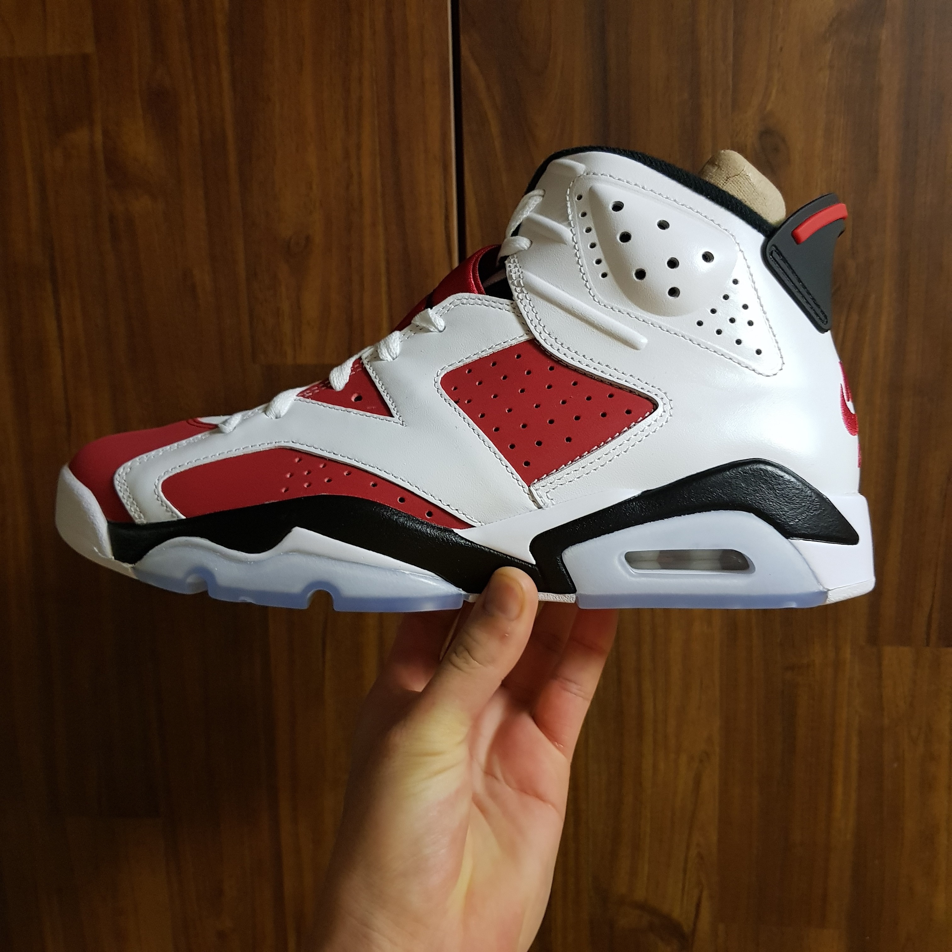 Jordan 6 Retro Carmine 2021, Jordan 6 Retro Infrared 2019 착용 스타일 - 1