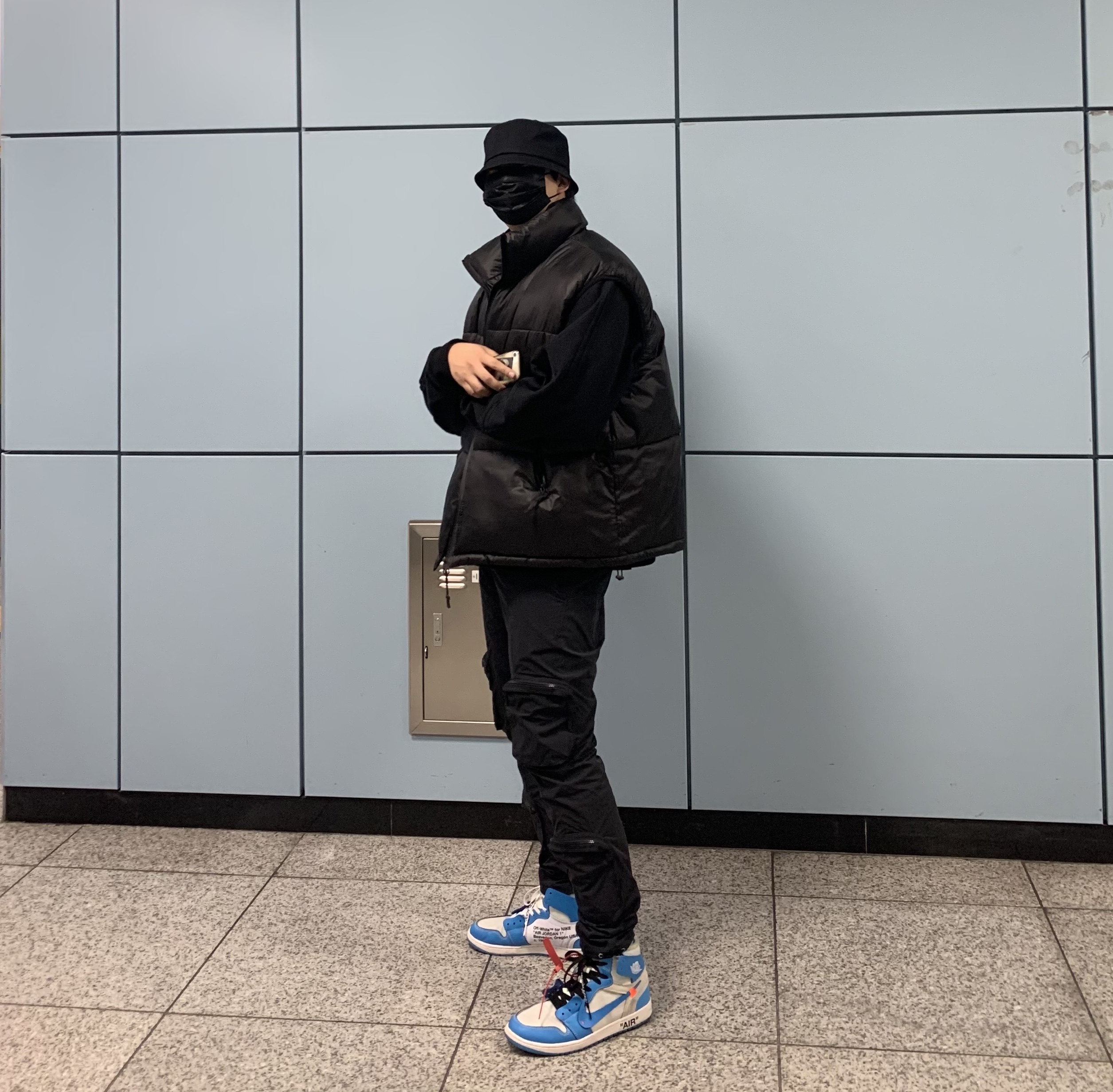 Jordan 1 x Off-White Retro High University Blue 착용 스타일