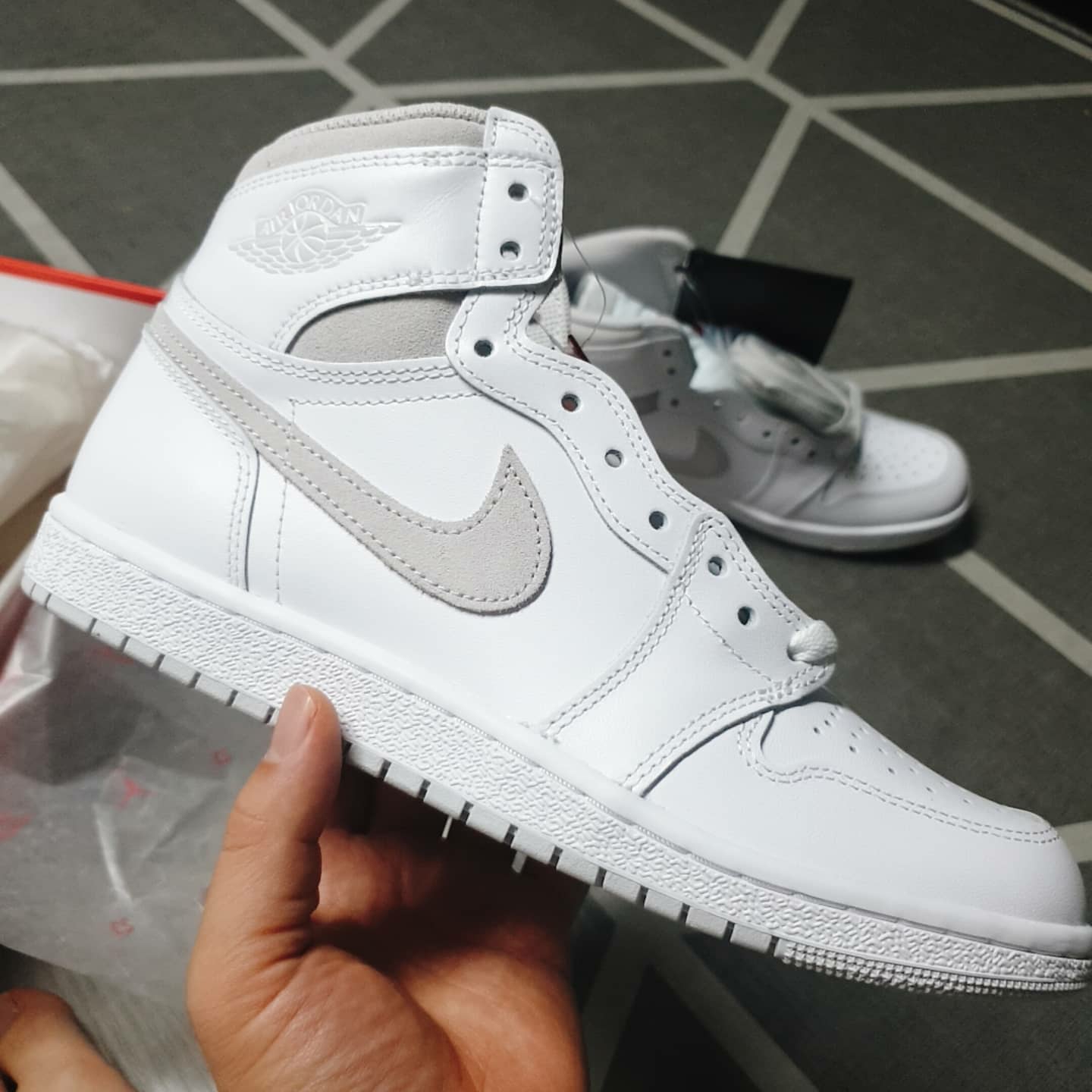 Jordan 1 High 85 Neutral Grey 착용 스타일 - 1