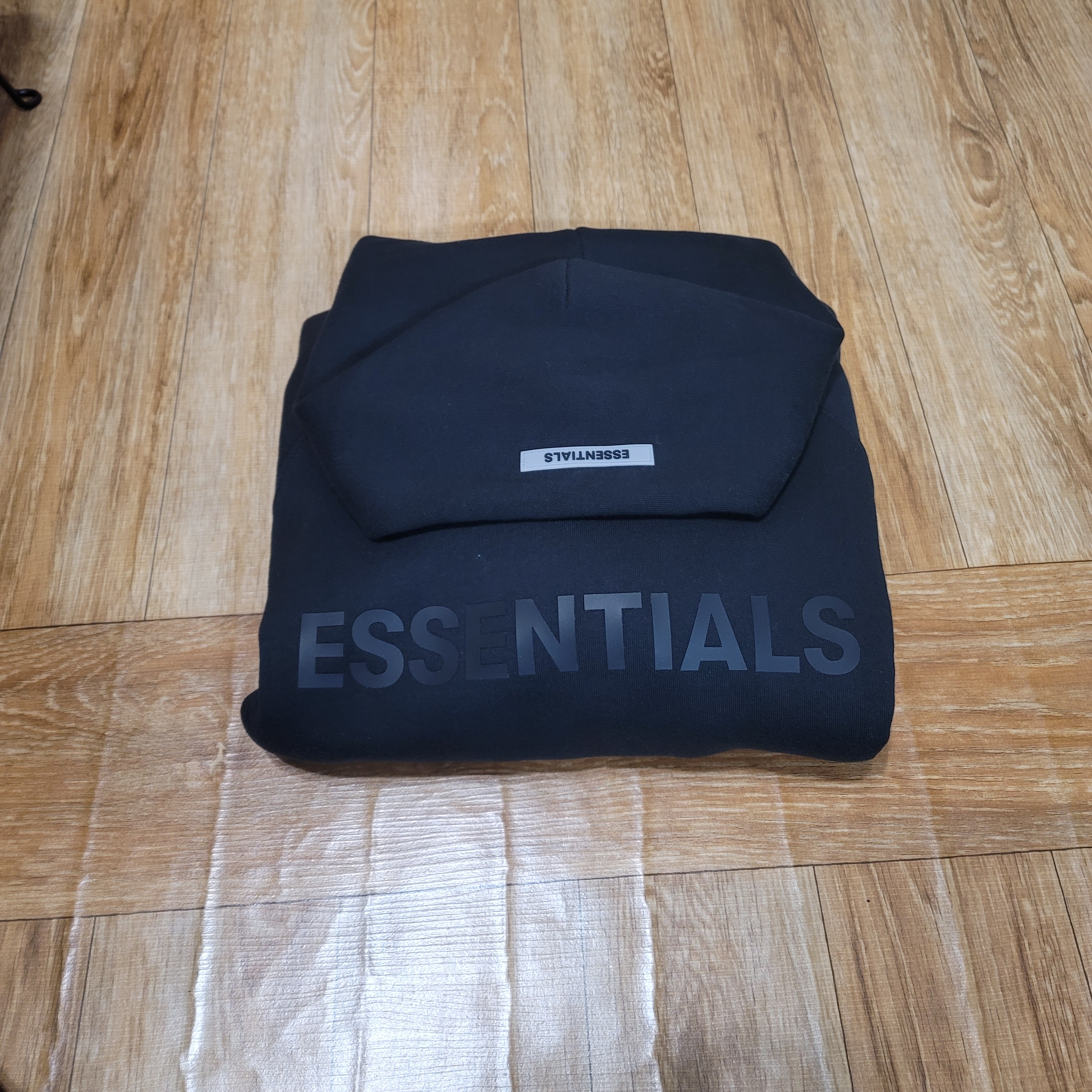 Essentials 3D Silicon Applique Pullover Hoodie Dark Slate/Black 2020 착용 스타일